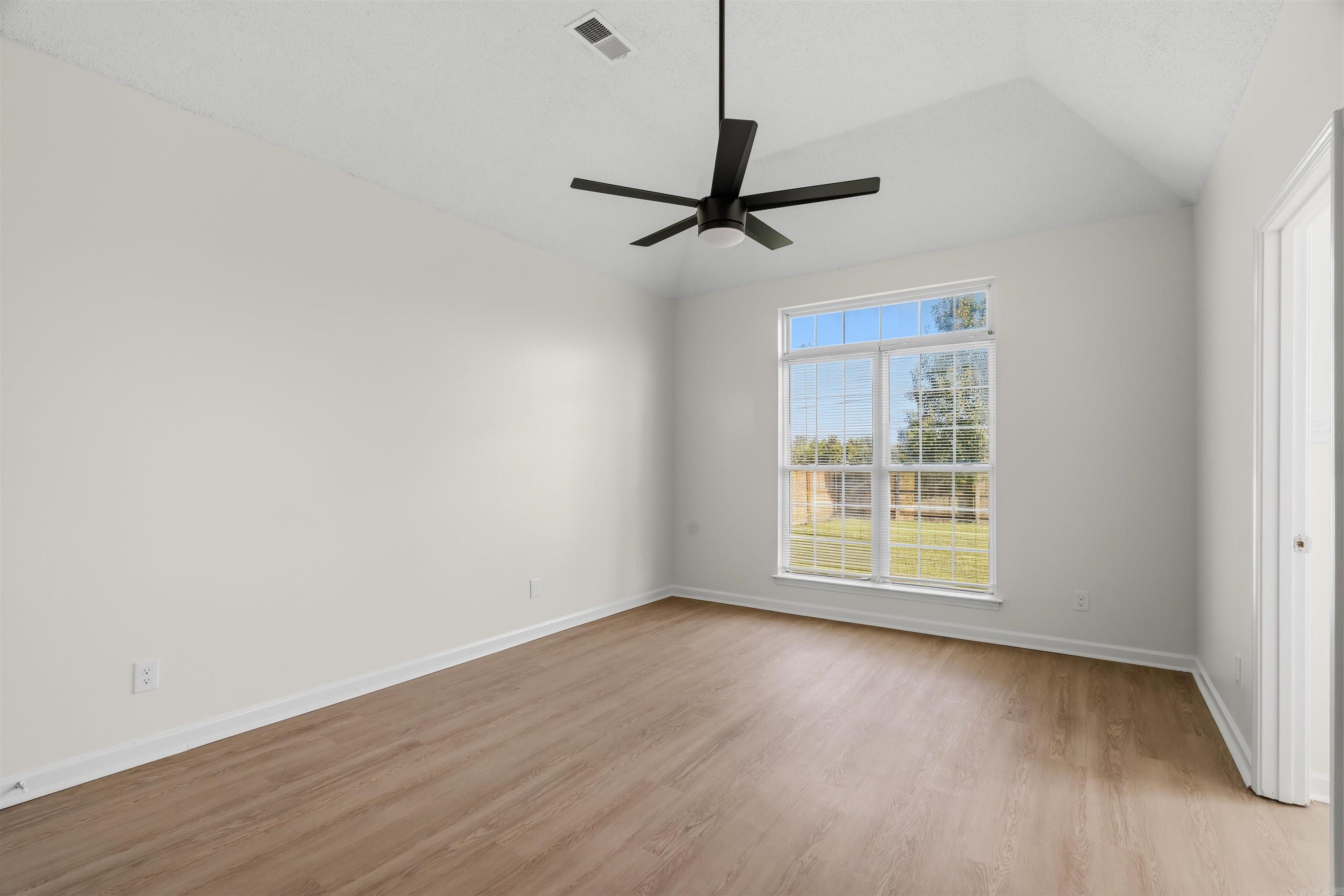 121 Primo Circle Property Photo 14