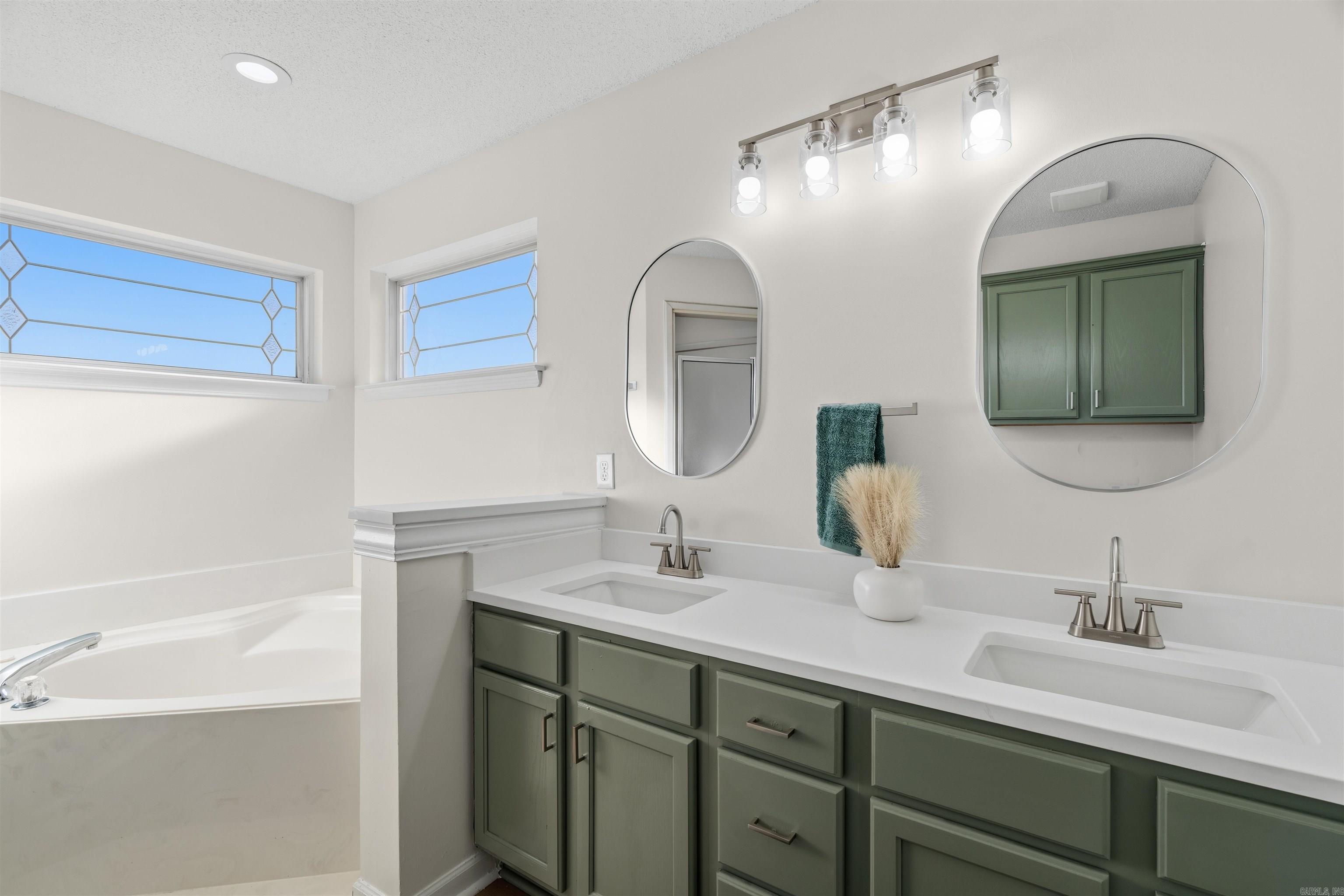 121 Primo Circle Property Photo 17