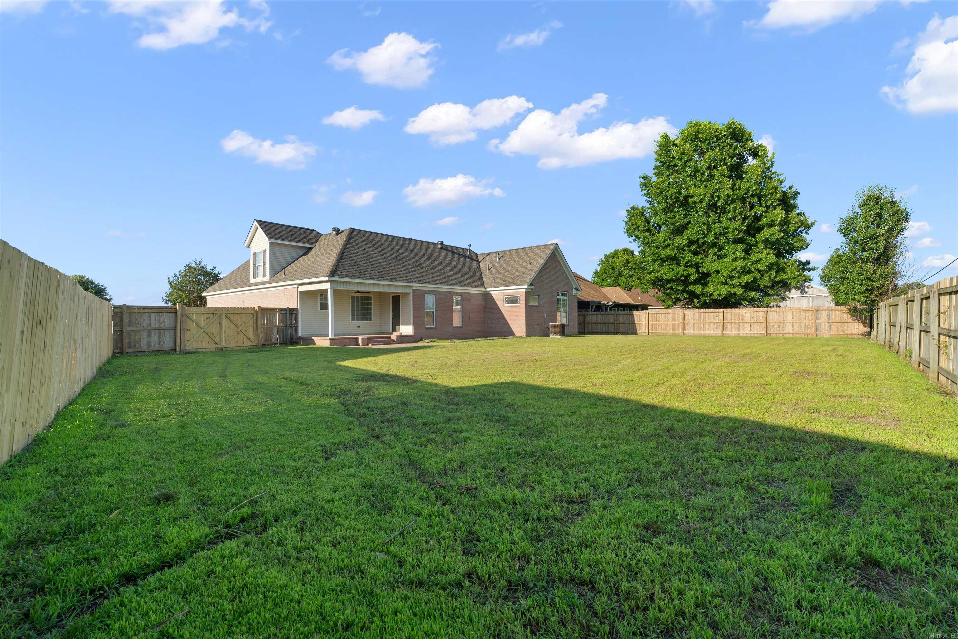 121 Primo Circle Property Photo 23