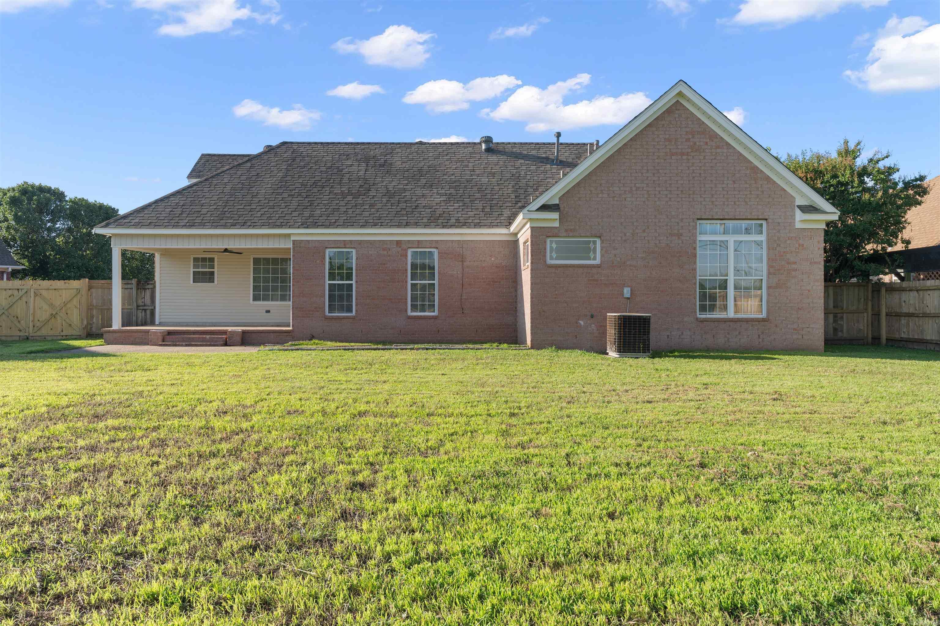 121 Primo Circle Property Photo 24