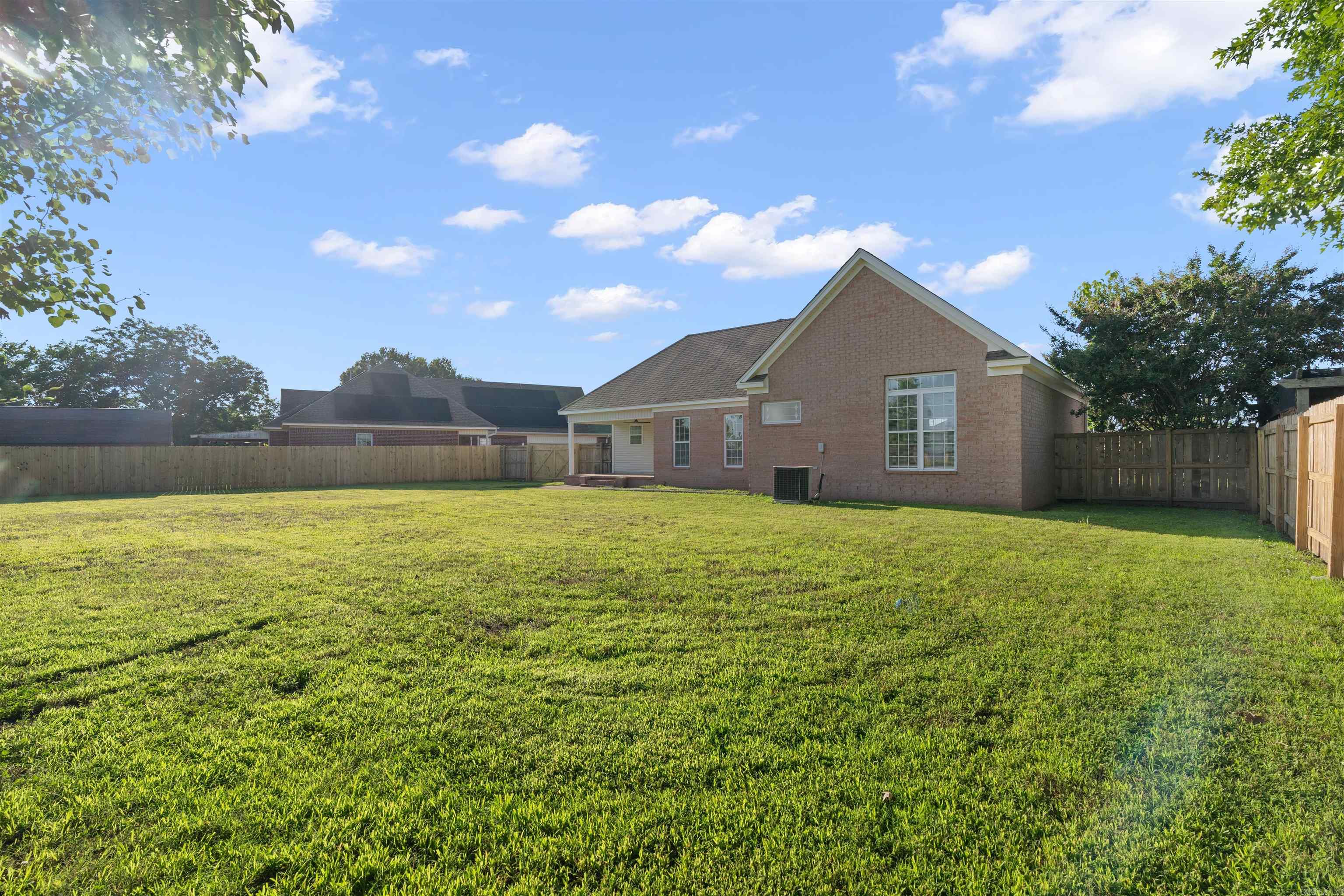 121 Primo Circle Property Photo 25