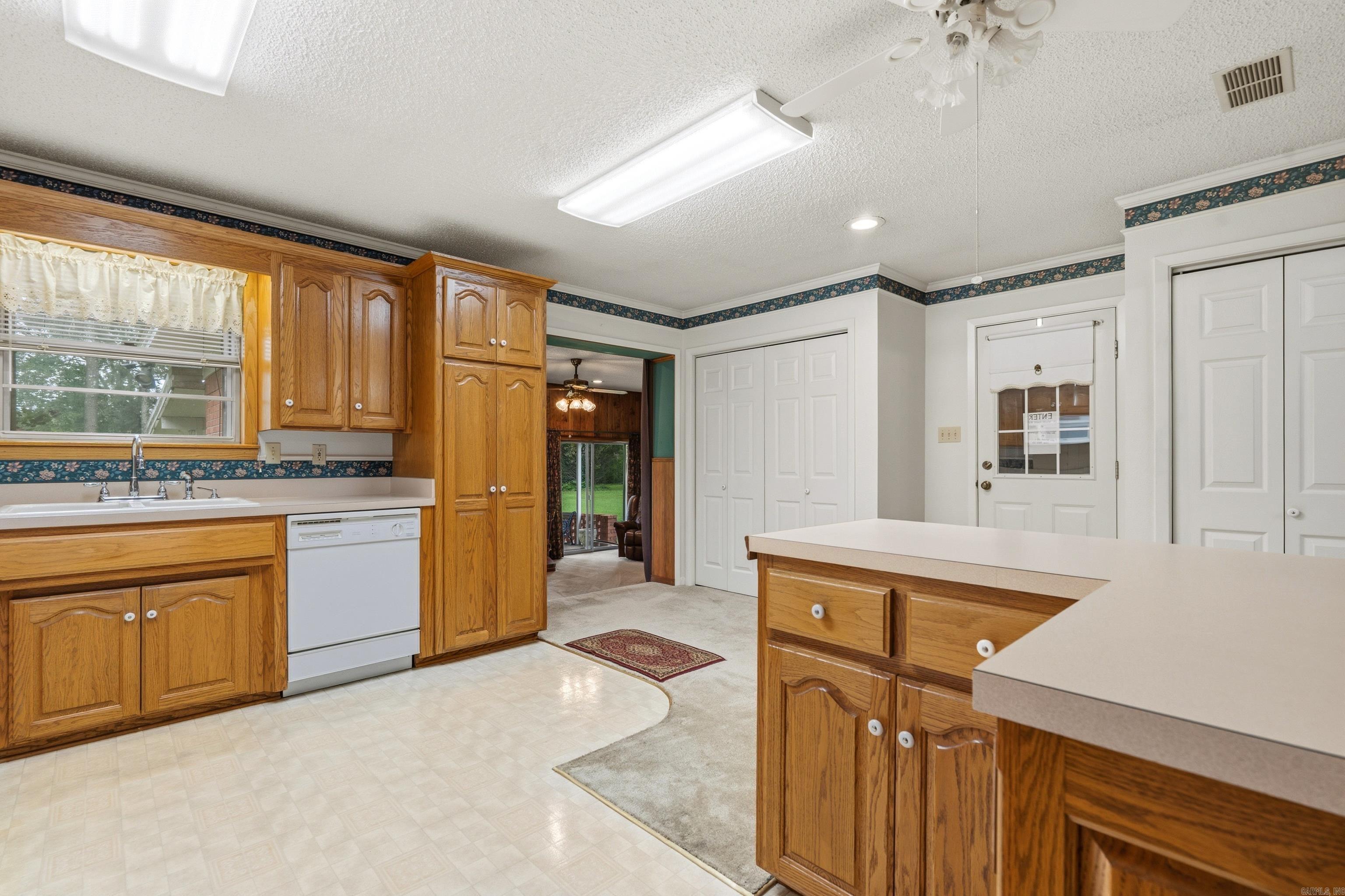 115 Larkin Street Property Photo 16