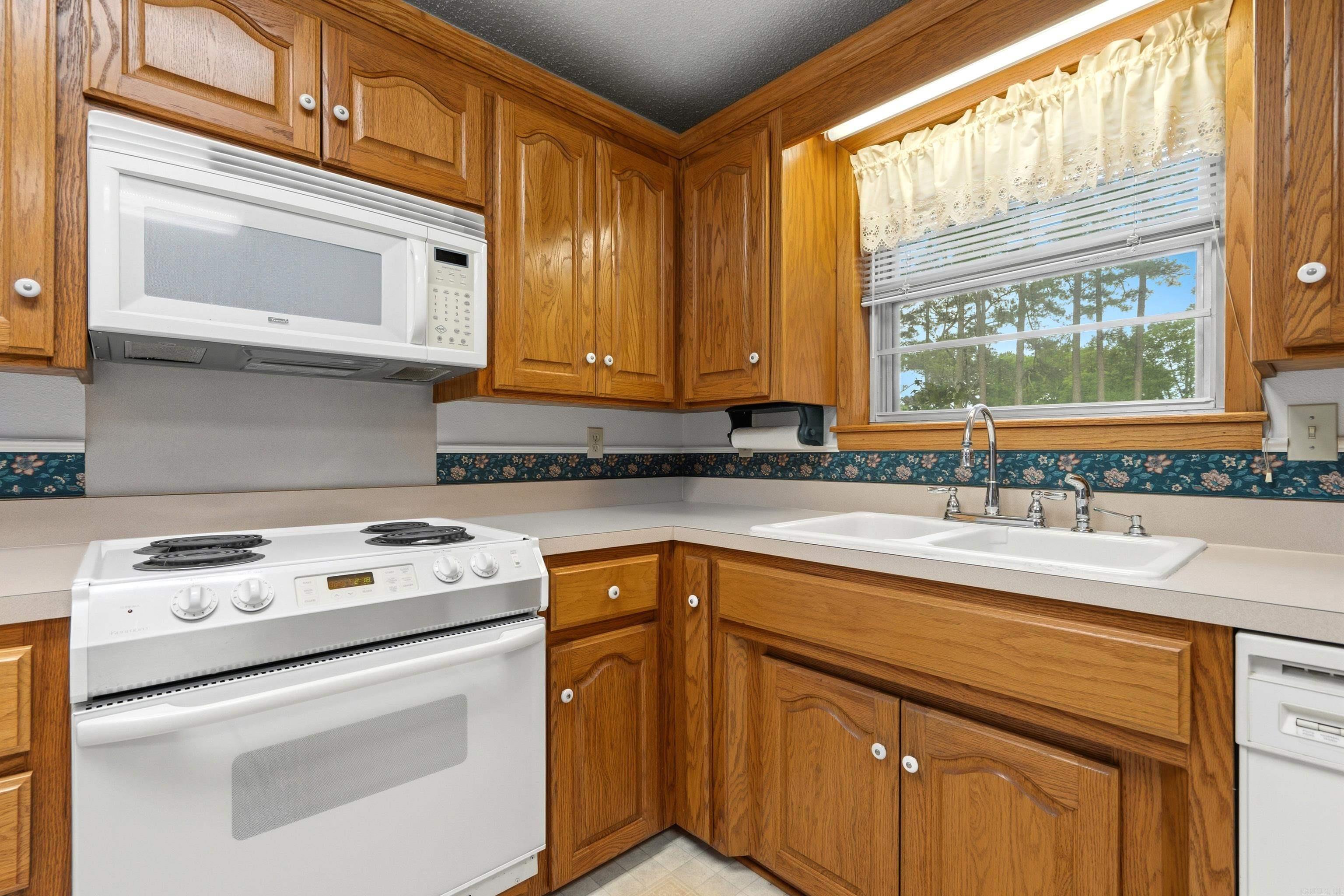 115 Larkin Street Property Photo 18