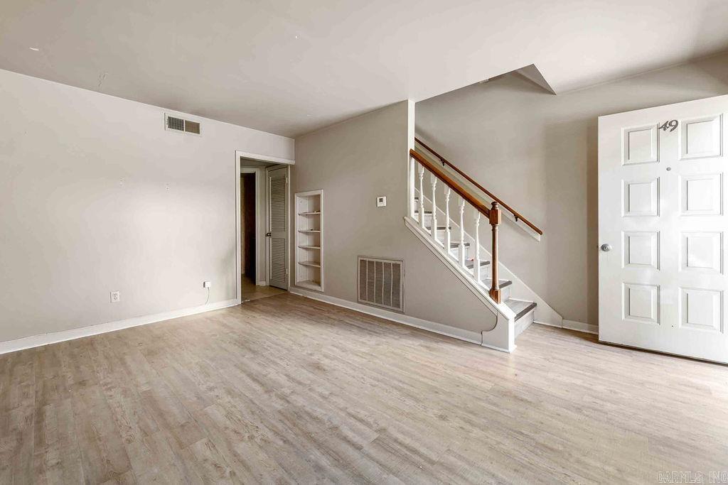 707 E Maryland Property Photo 18