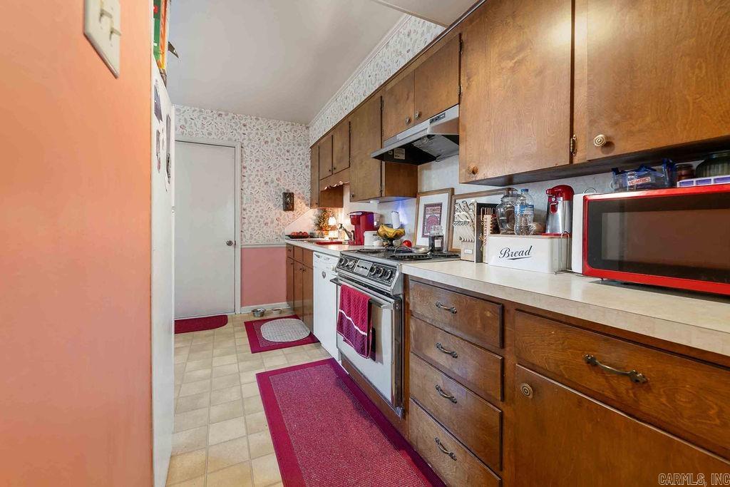 707 E Maryland Property Photo 32