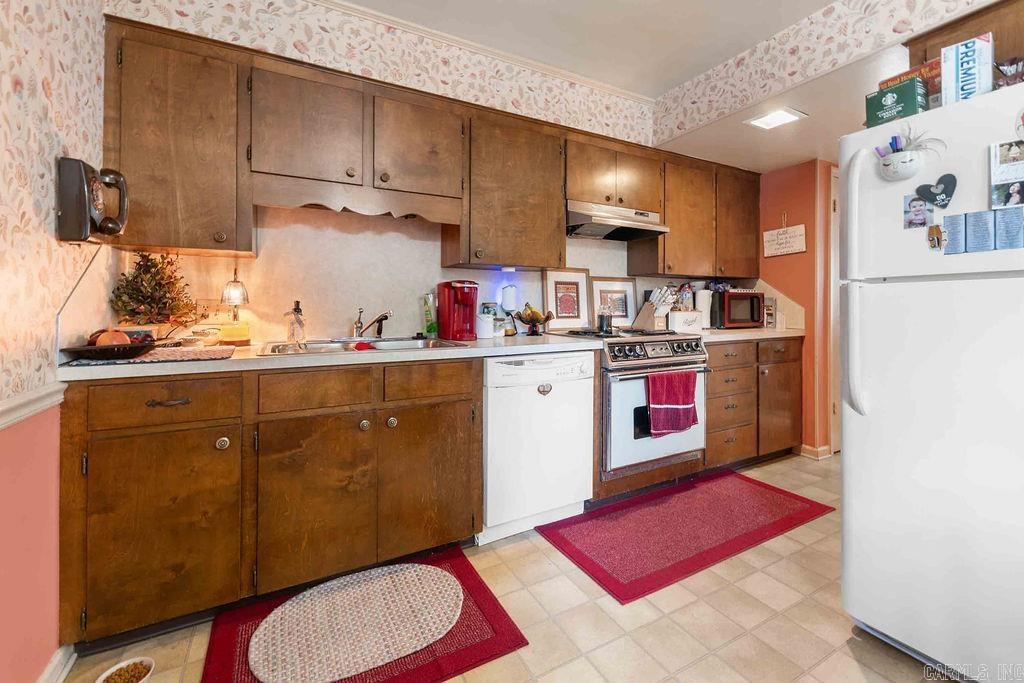 707 E Maryland Property Photo 34