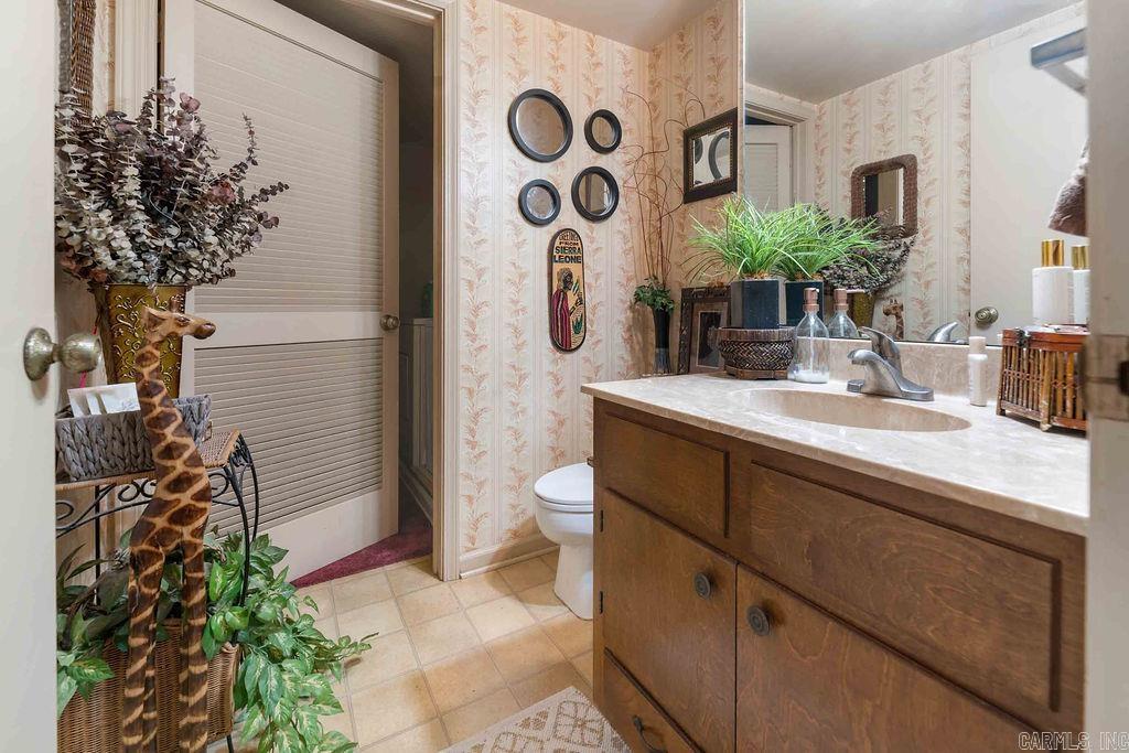 707 E Maryland Property Photo 35
