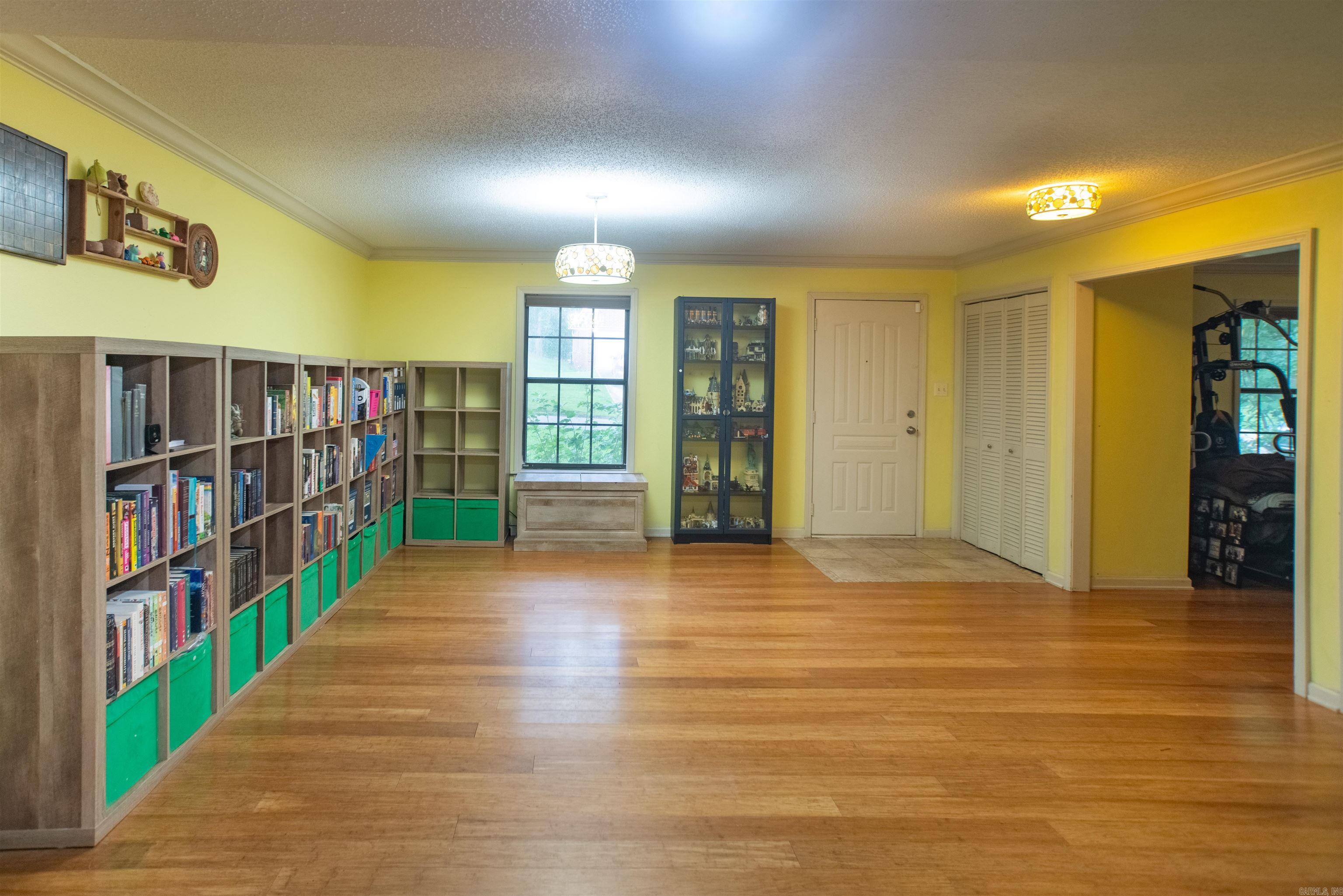 8809 Pea Ridge Circle Property Photo 3