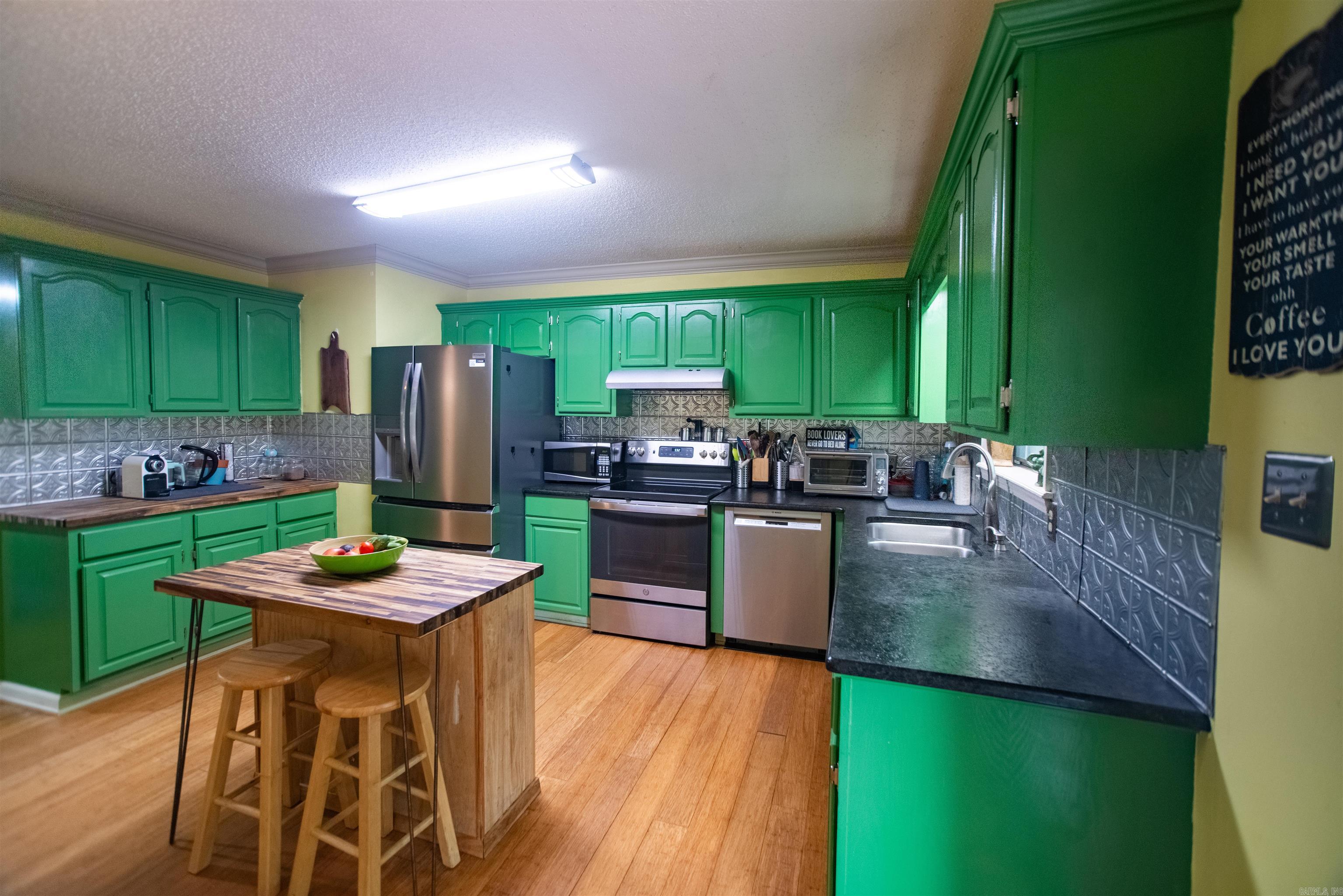 8809 Pea Ridge Circle Property Photo 6