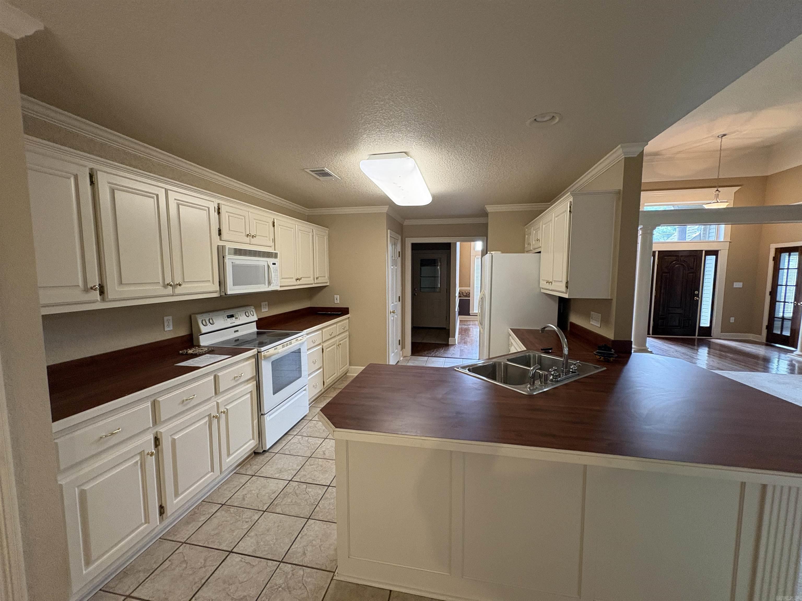 2301 Brittany Lane Property Photo 14