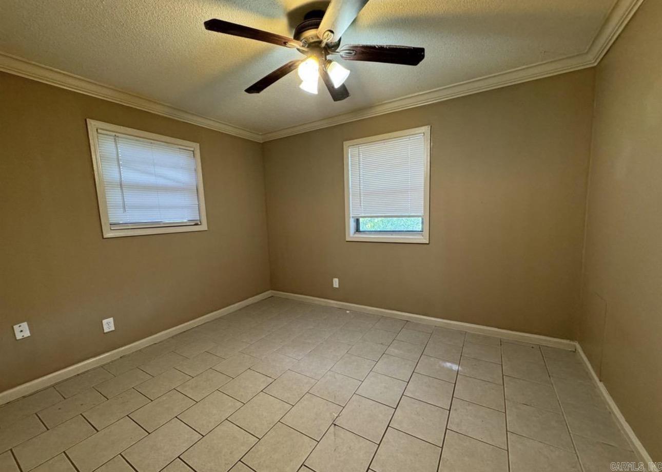 921 Driftwood Property Photo 6