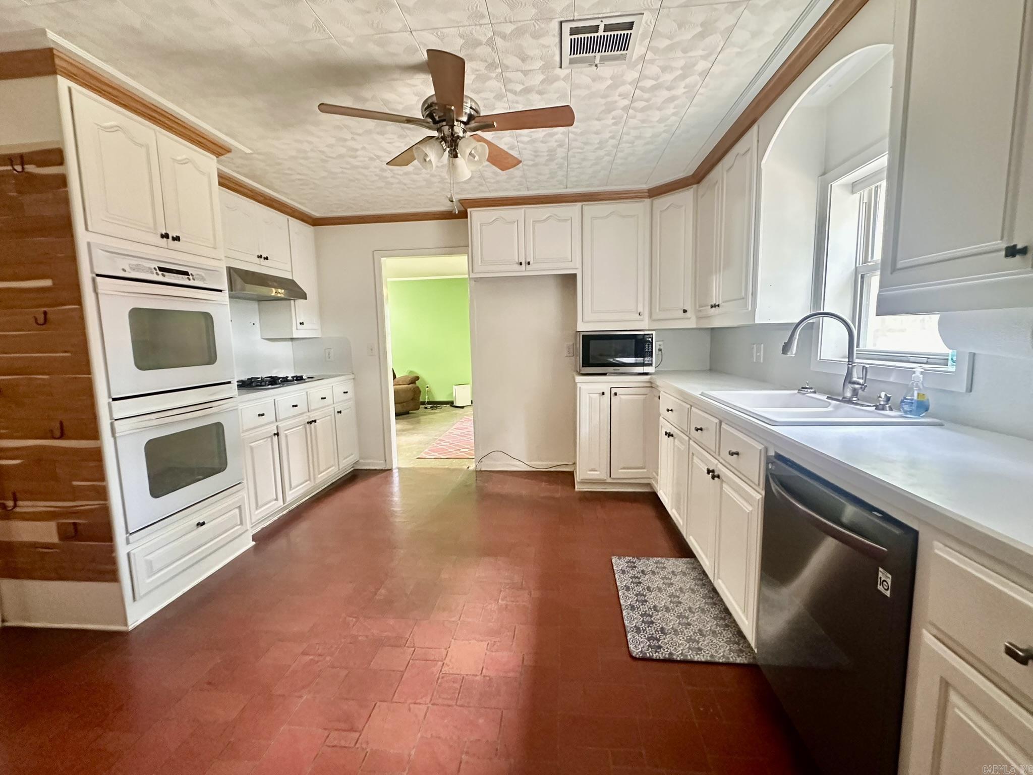 1203 Chestnut St Property Photo 3