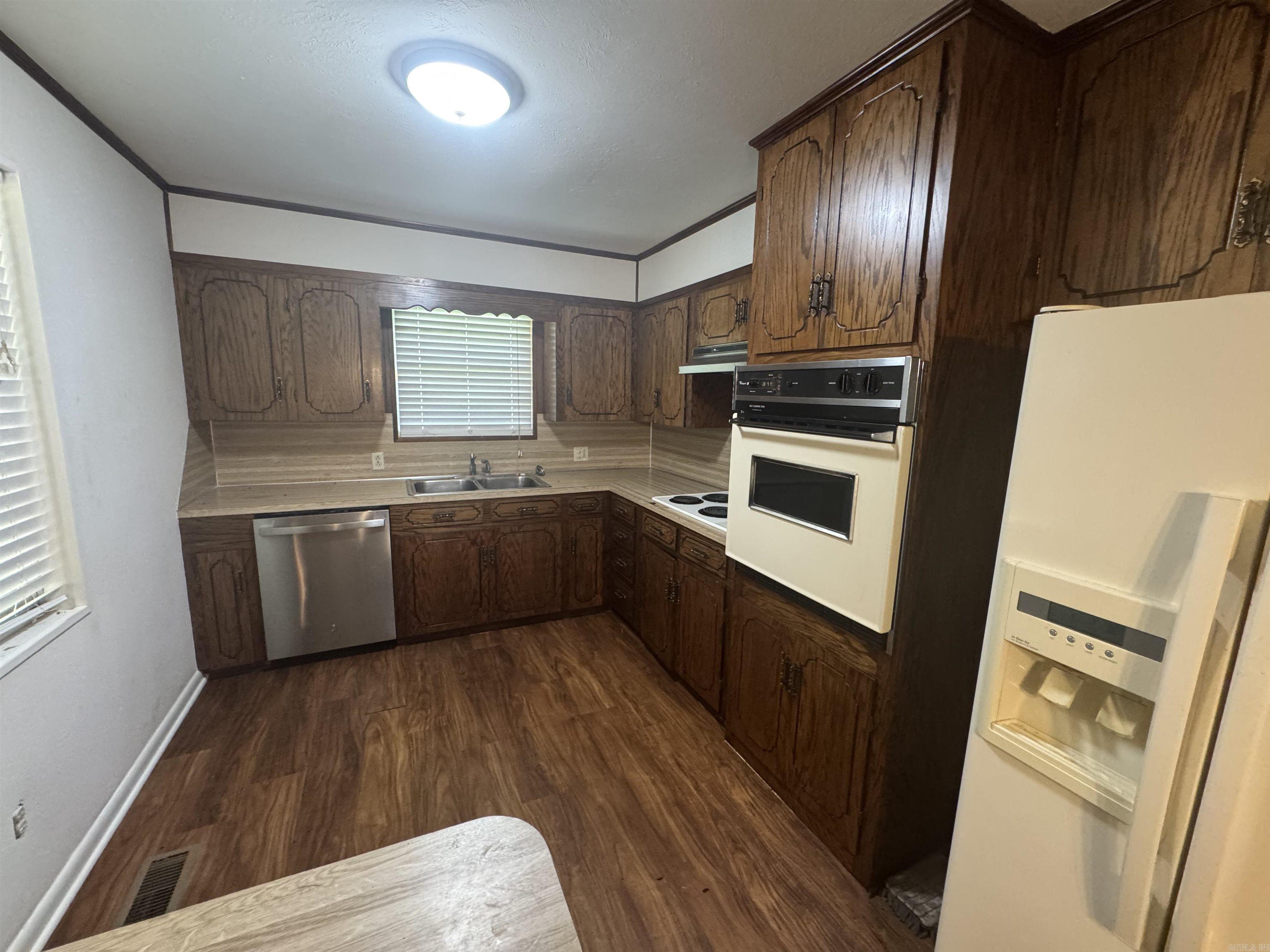 30 Sheila Drive Property Photo 6