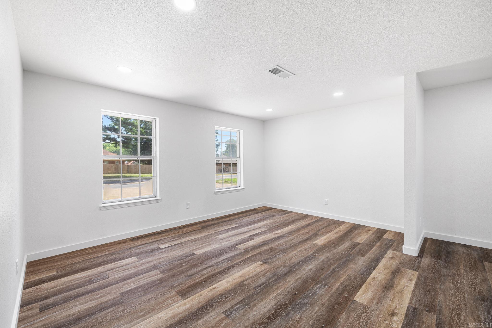 1008 N Jp Wright Loop Road Property Photo 8