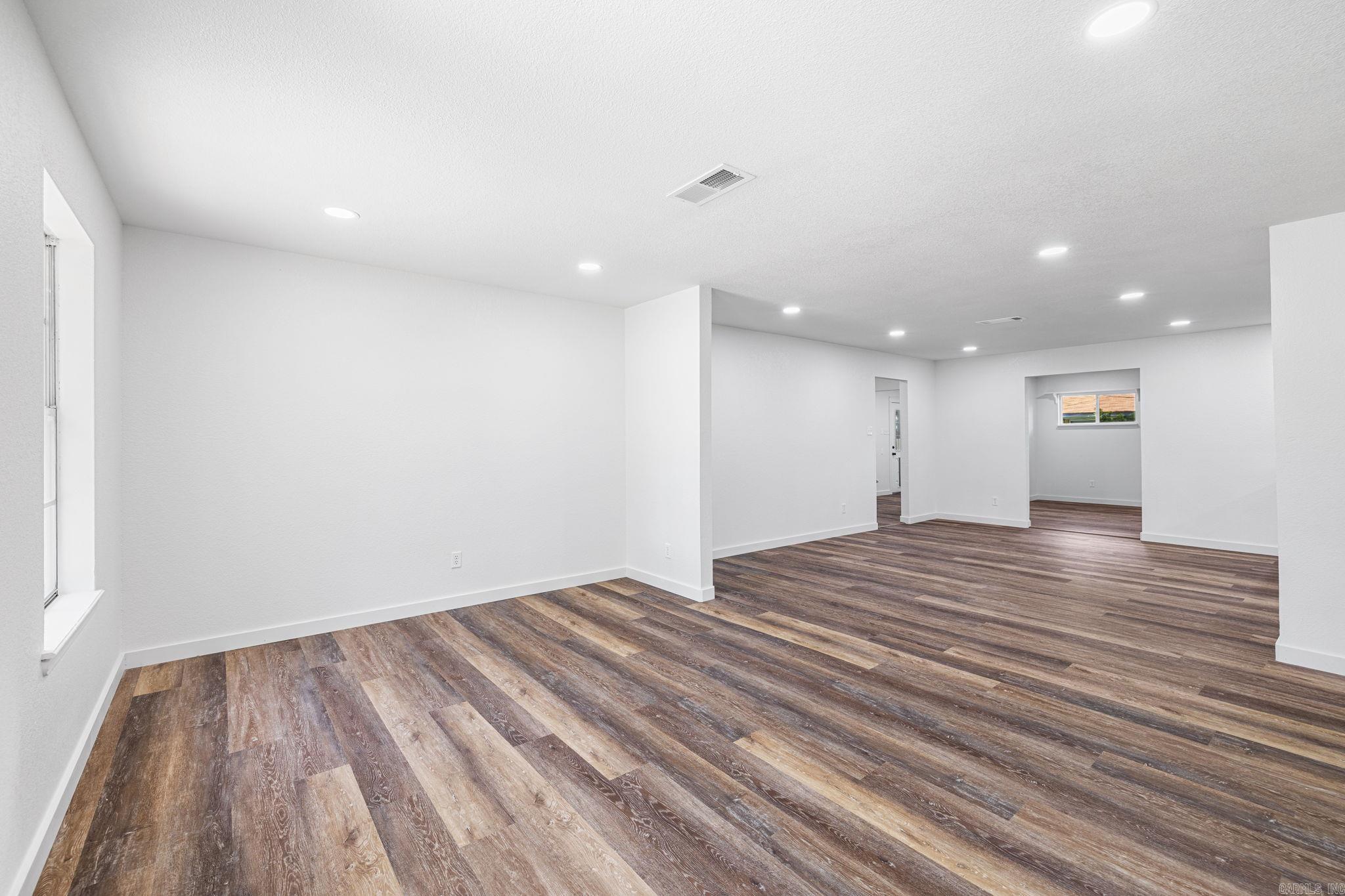 1008 N Jp Wright Loop Road Property Photo 9