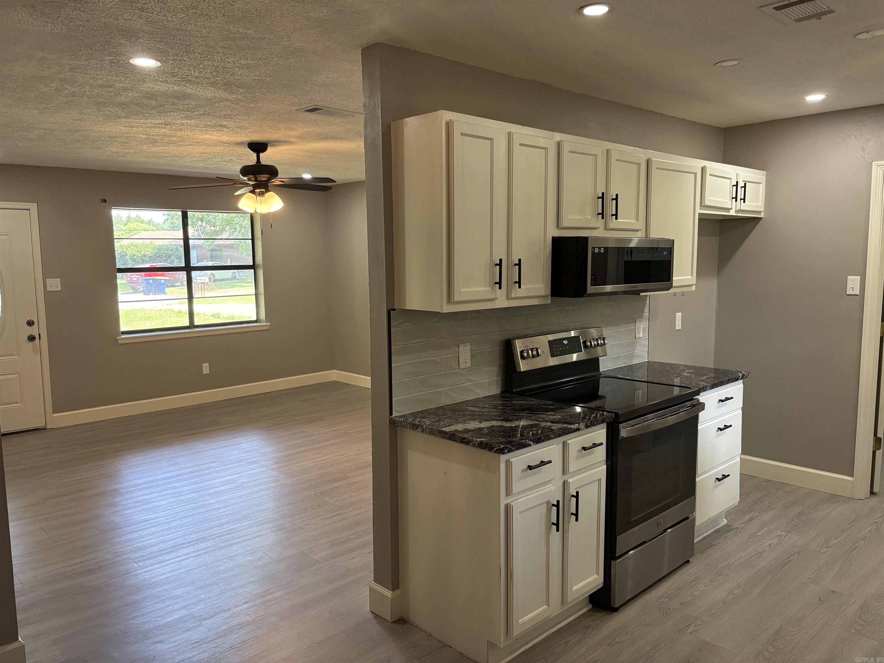 20 Stacey Street Property Photo 5