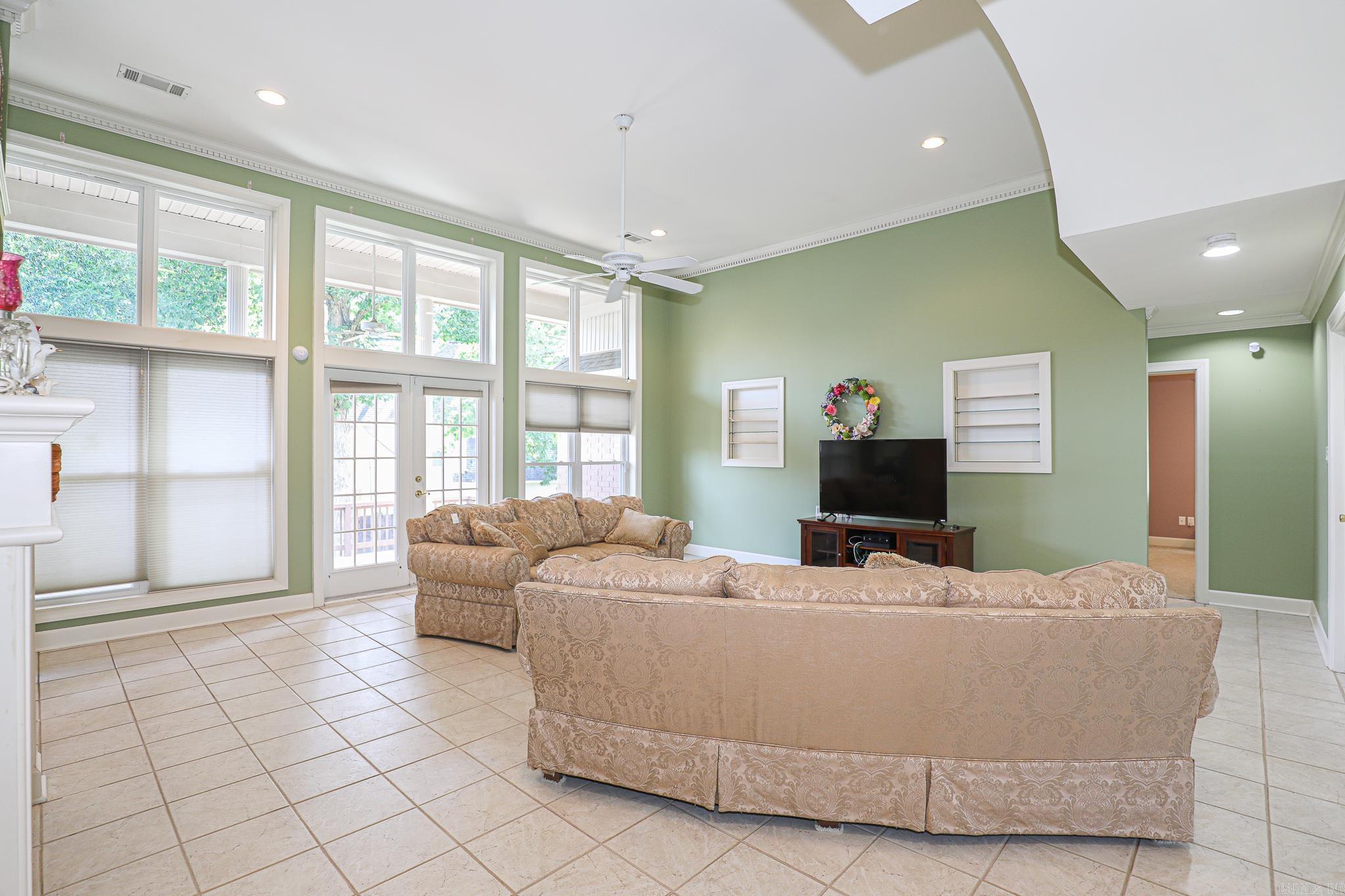 827 Miller Loop Property Photo 11