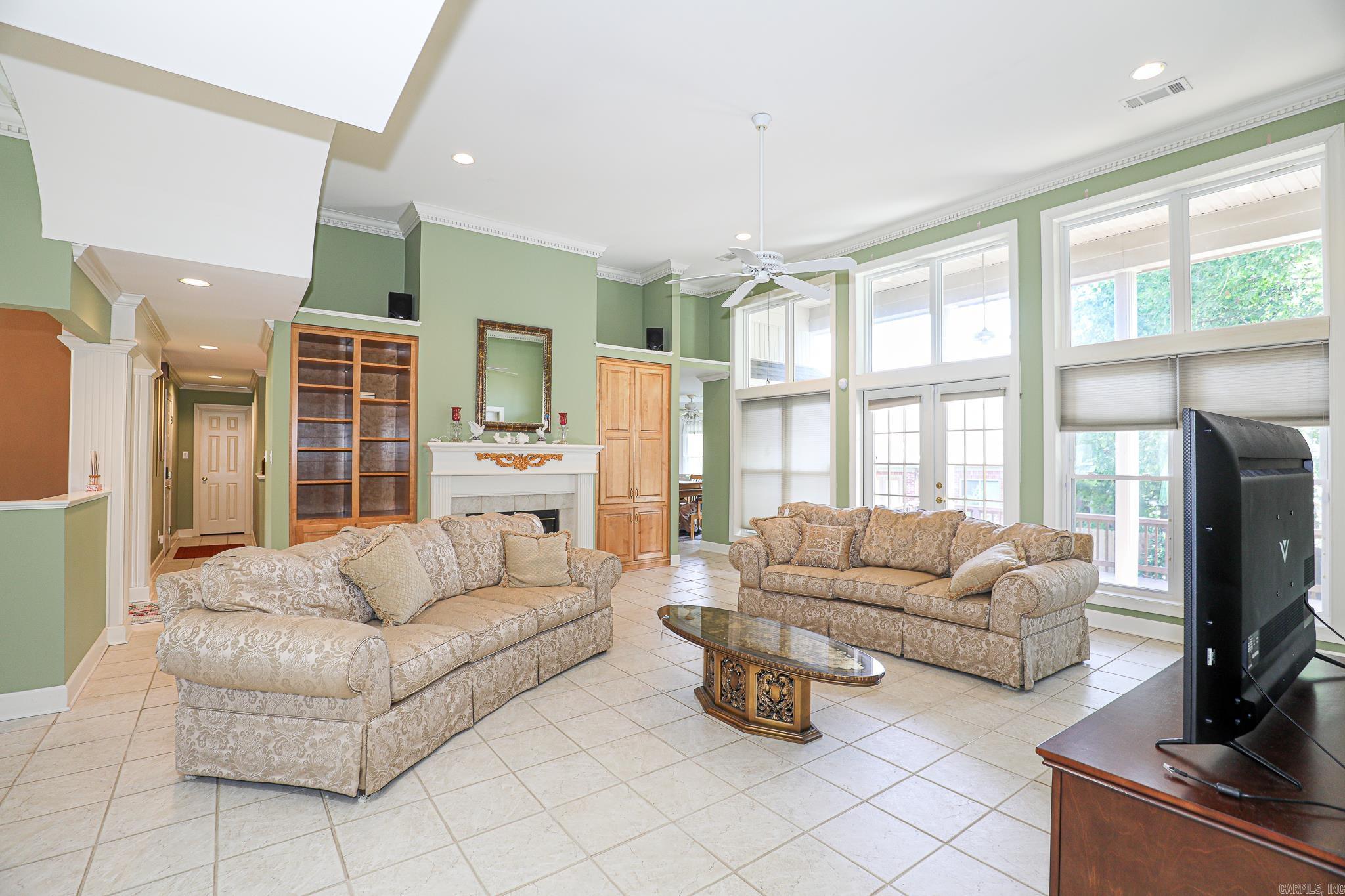 827 Miller Loop Property Photo 12