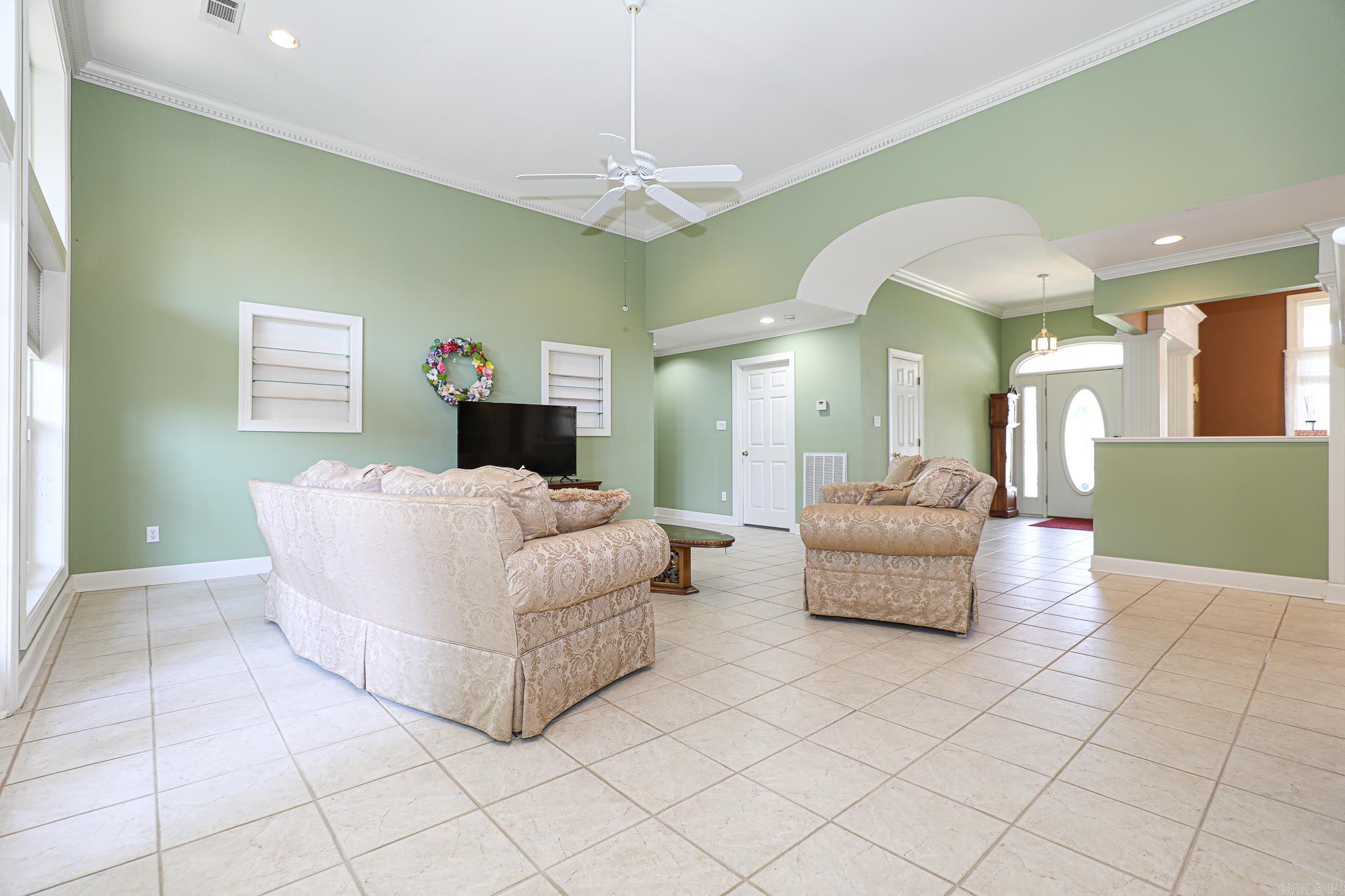 827 Miller Loop Property Photo 13