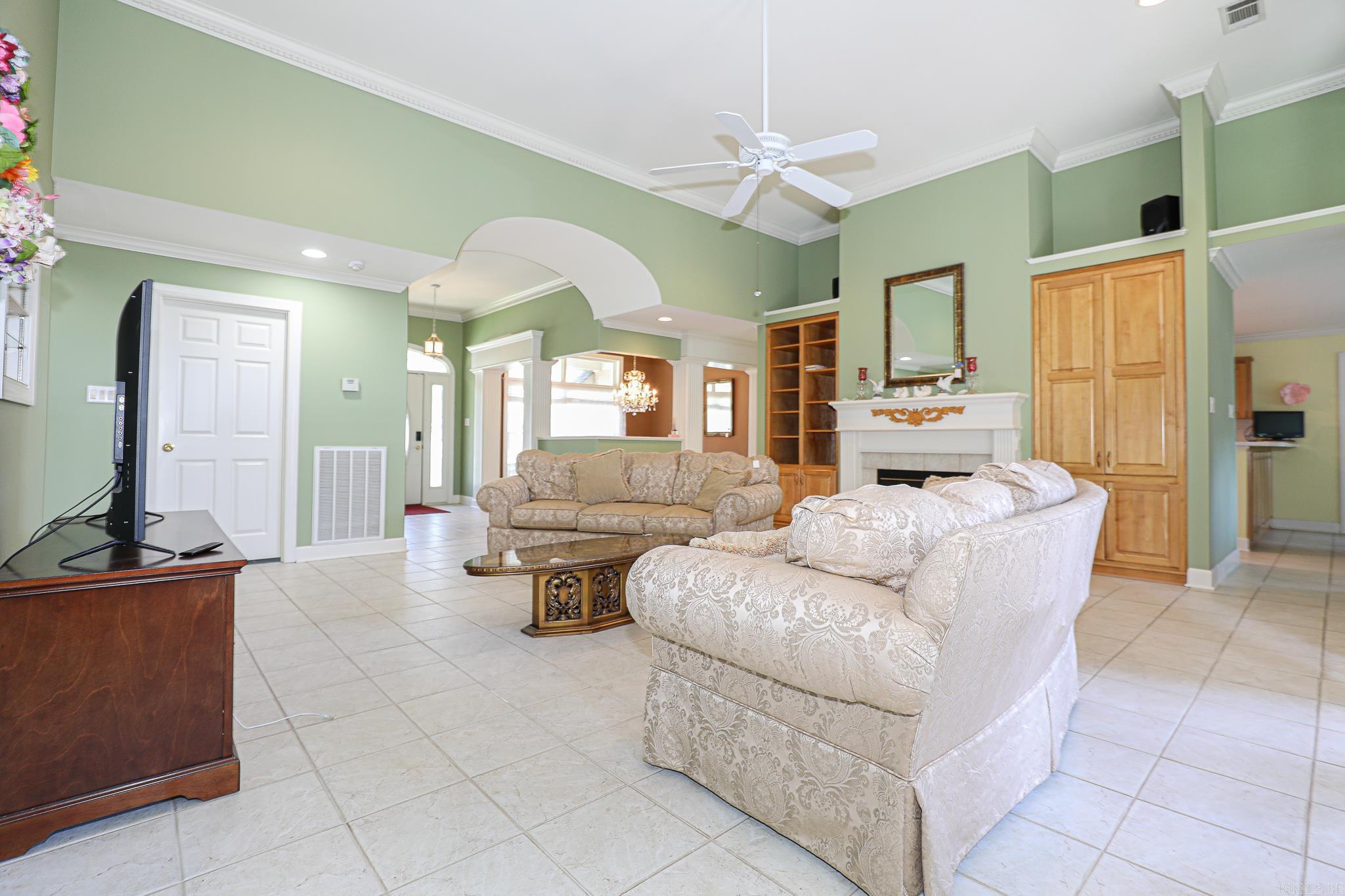 827 Miller Loop Property Photo 14