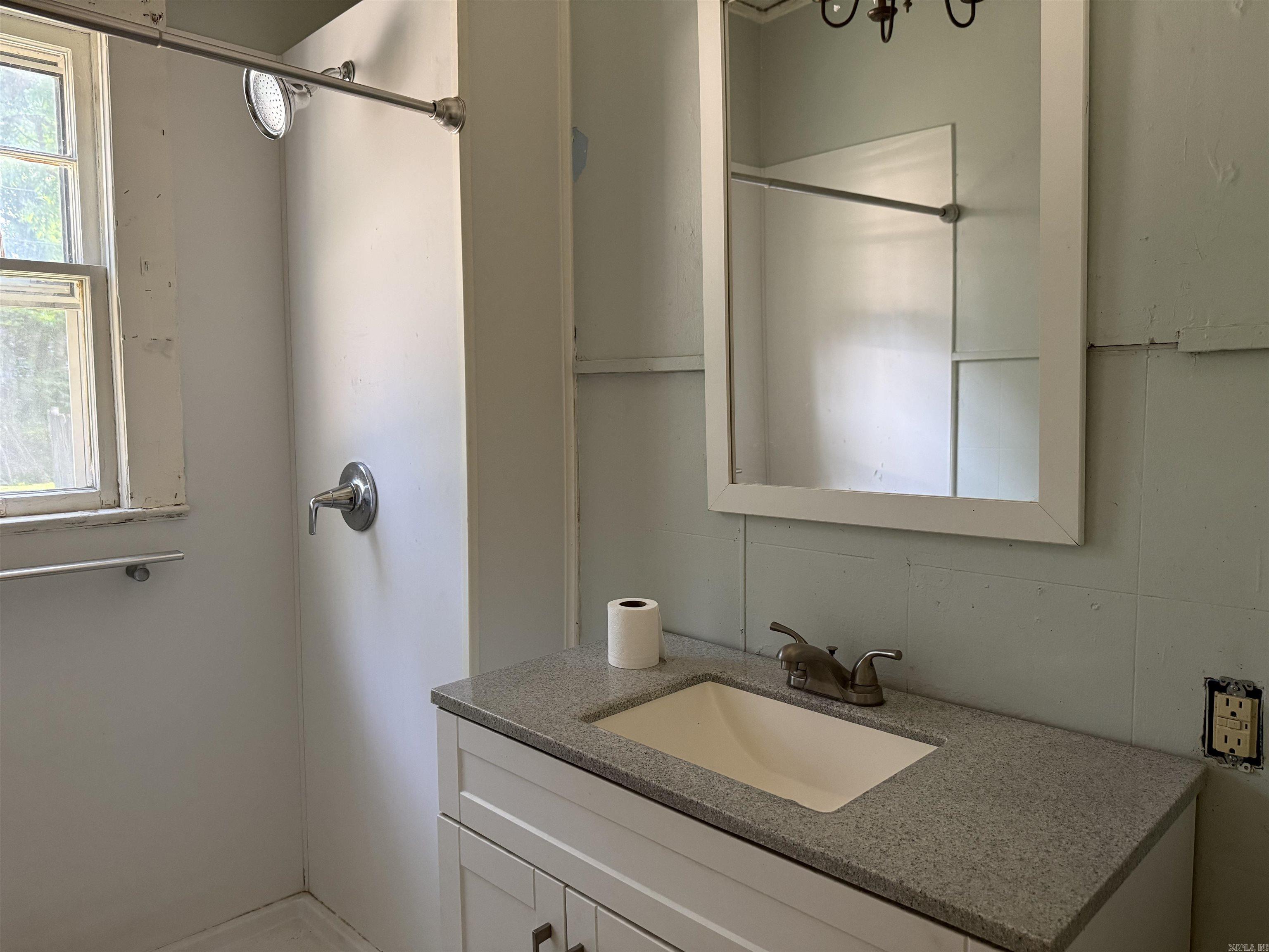 211 S 1st Street Property Photo 7