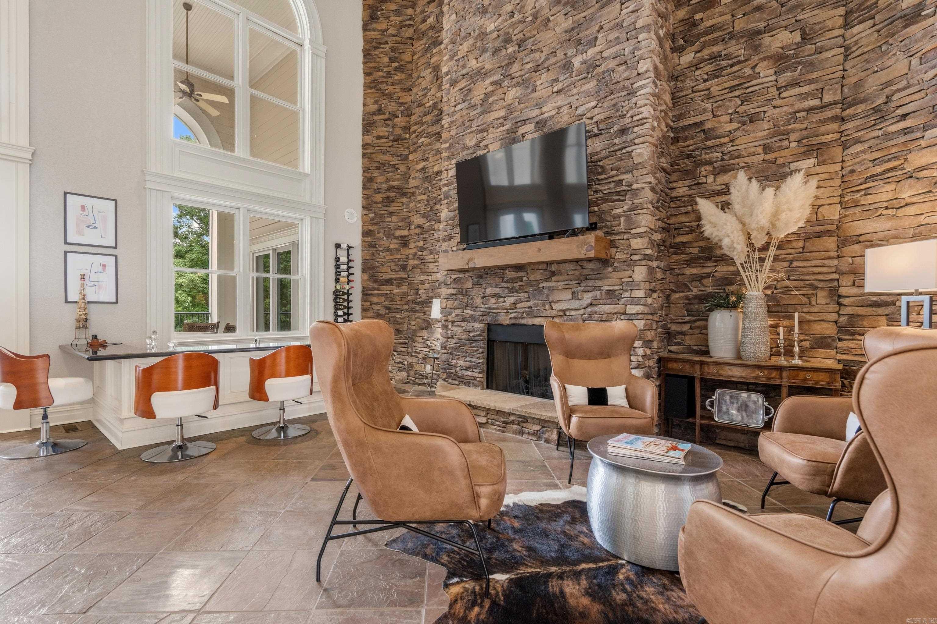 550 Long Island Drive Property Photo 10