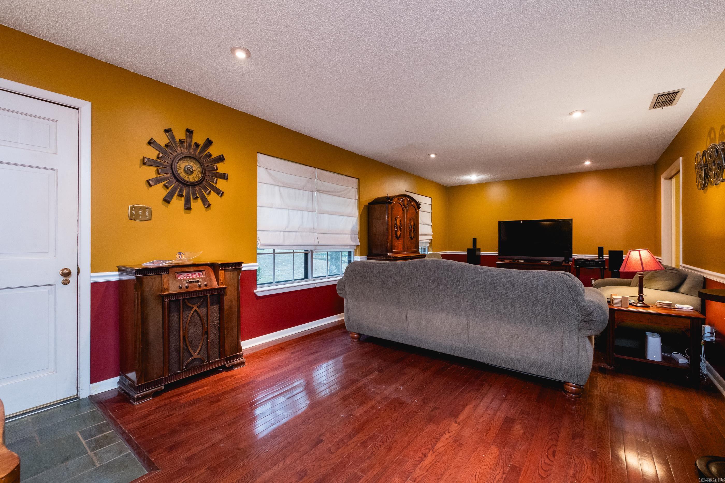 2421 Gunpowder Road Property Photo 8