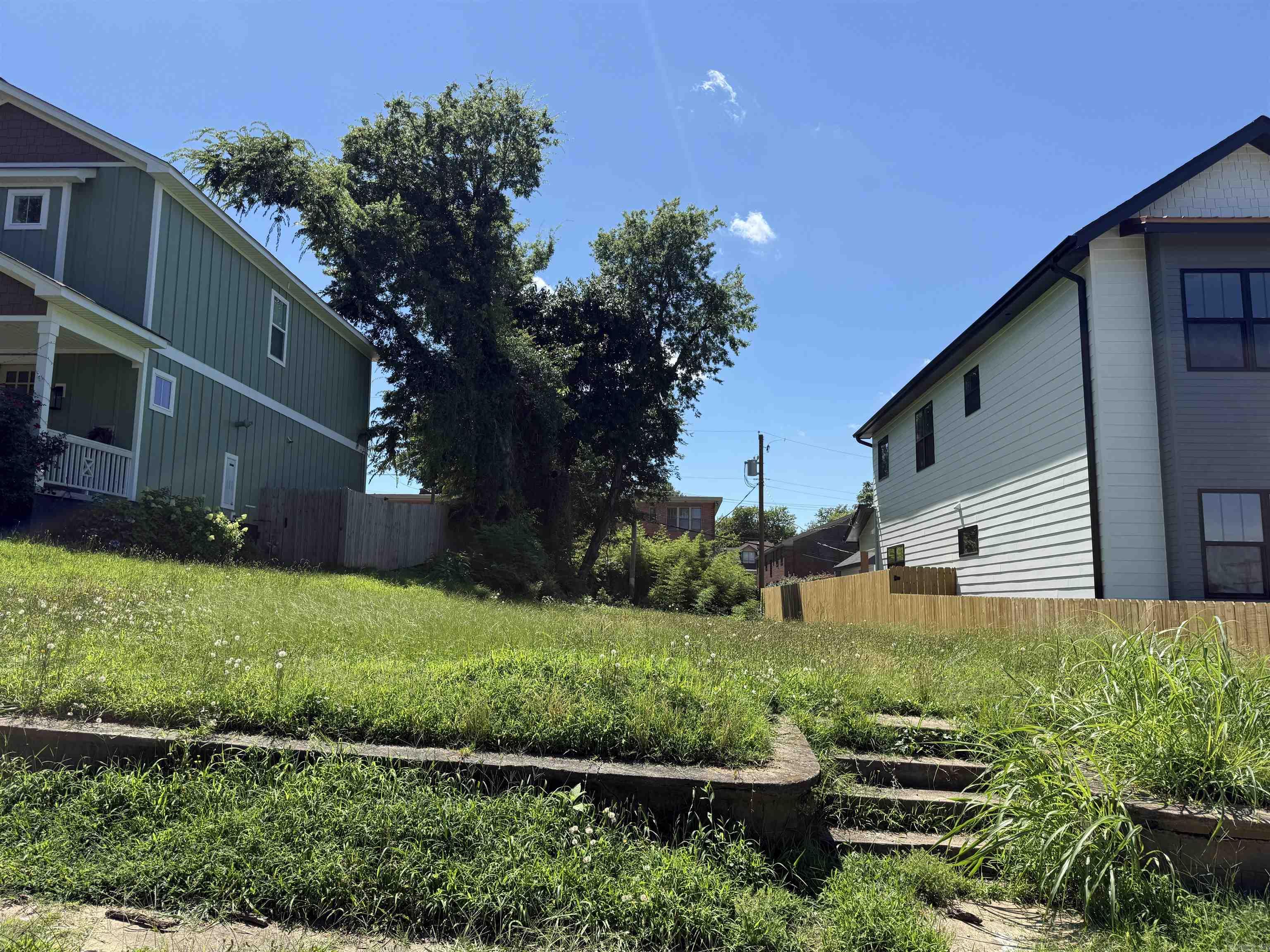 1916 Scott Street Property Photo 1