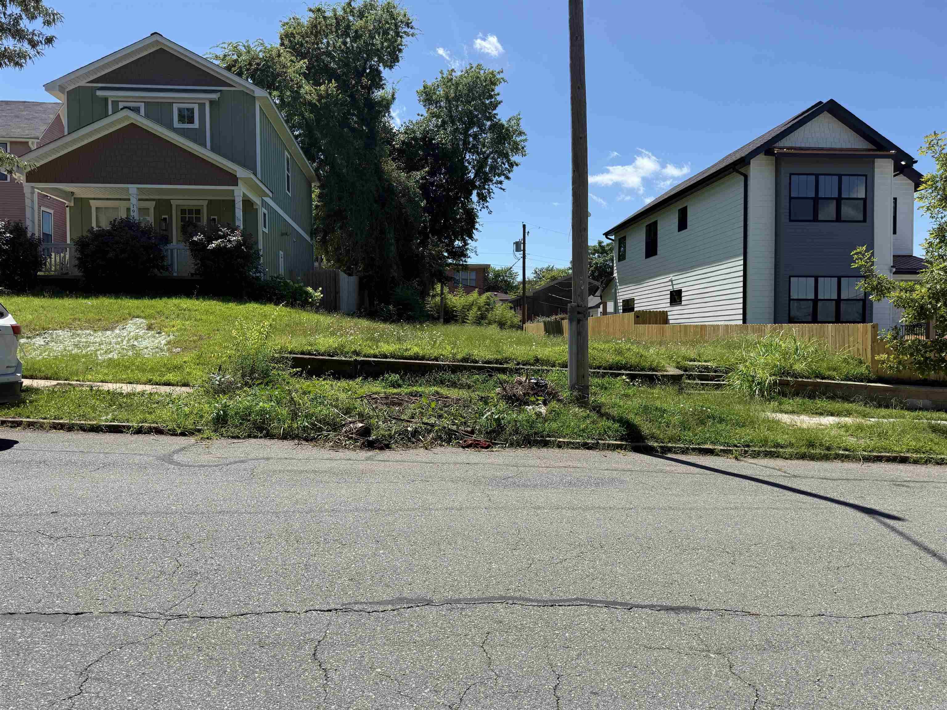 1916 Scott Street Property Photo 2