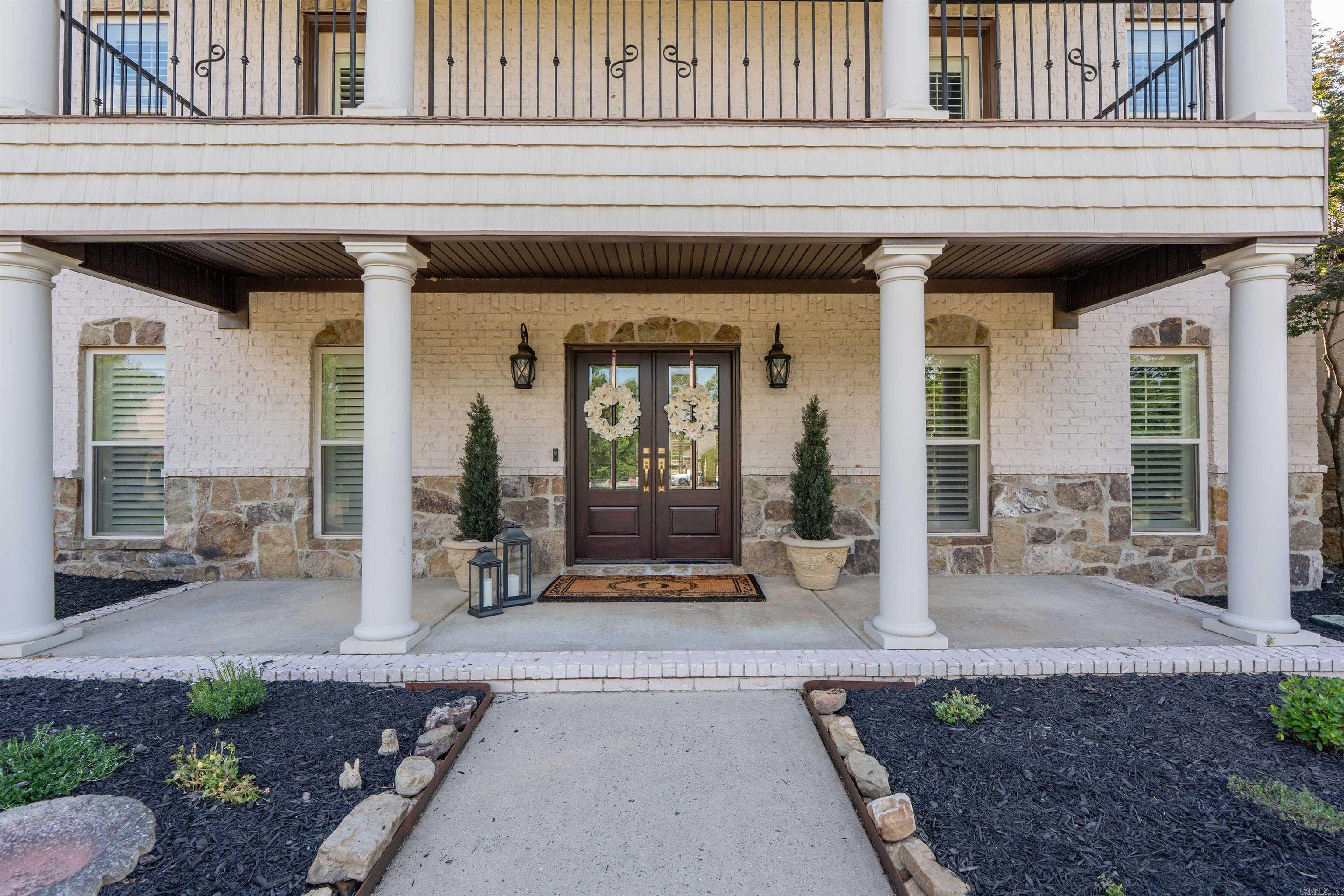 665 Huntington Lane Property Photo 3