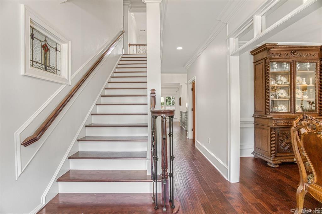 665 Huntington Lane Property Photo 4