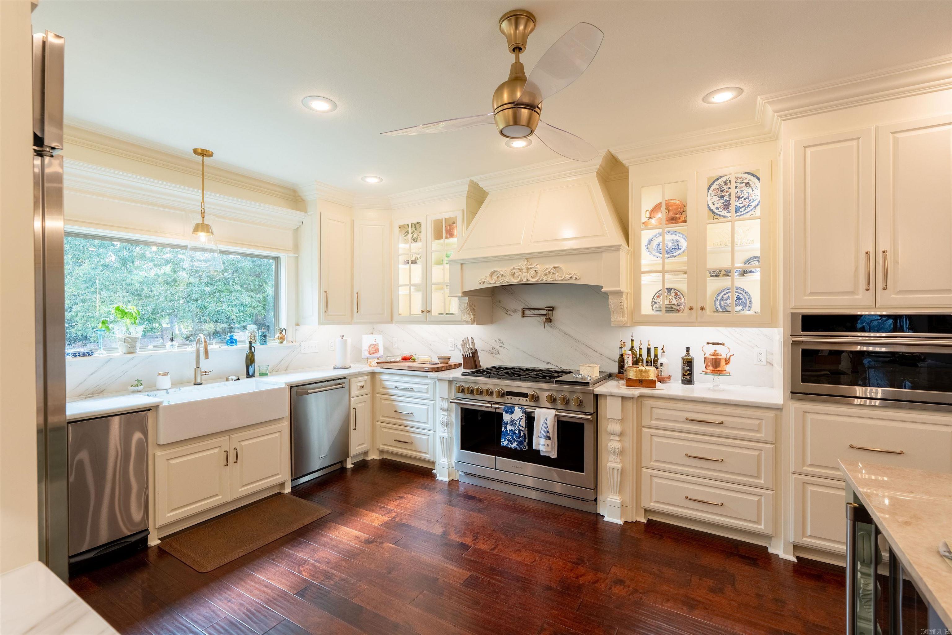 665 Huntington Lane Property Photo 8