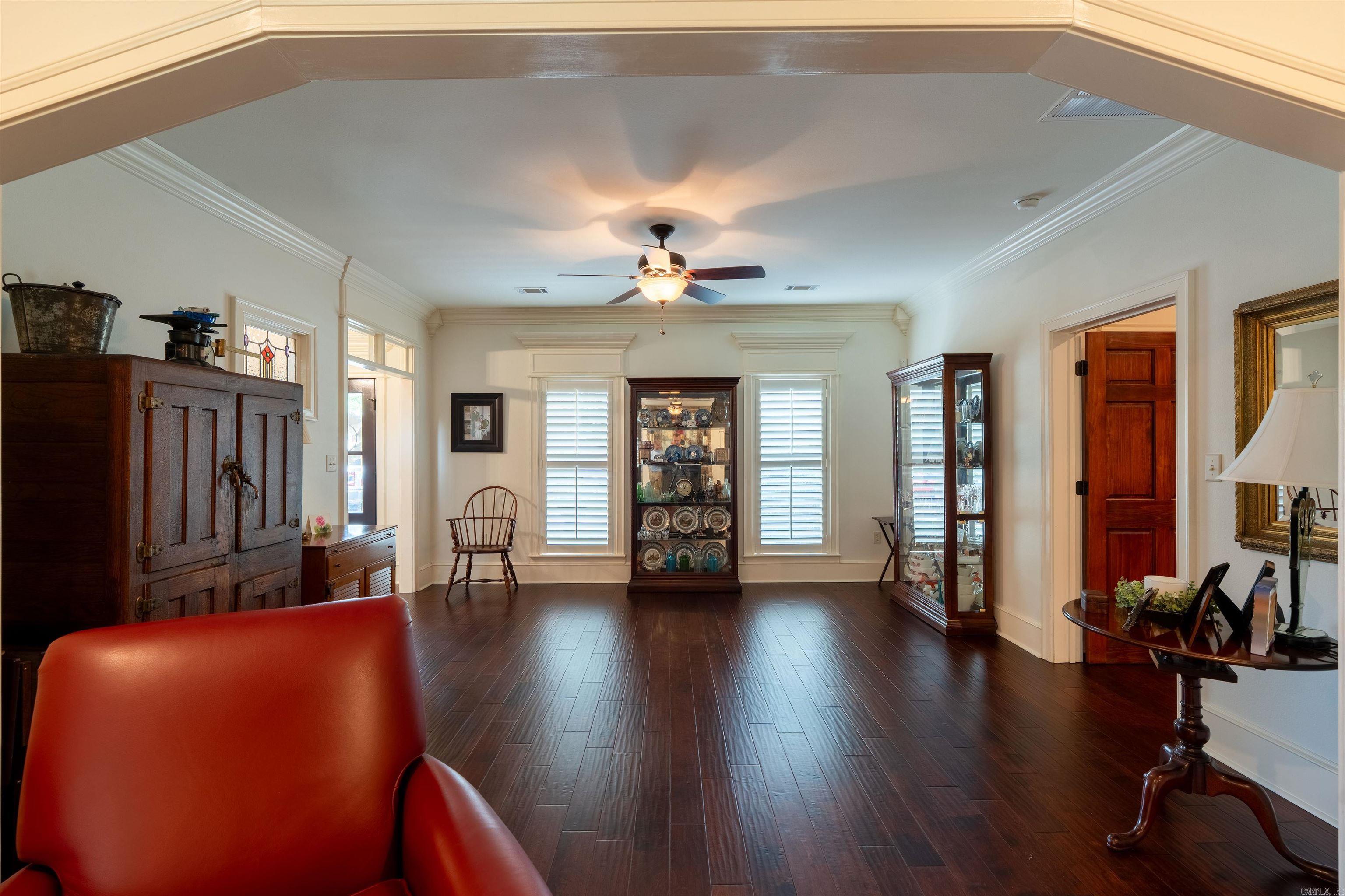 665 Huntington Lane Property Photo 16