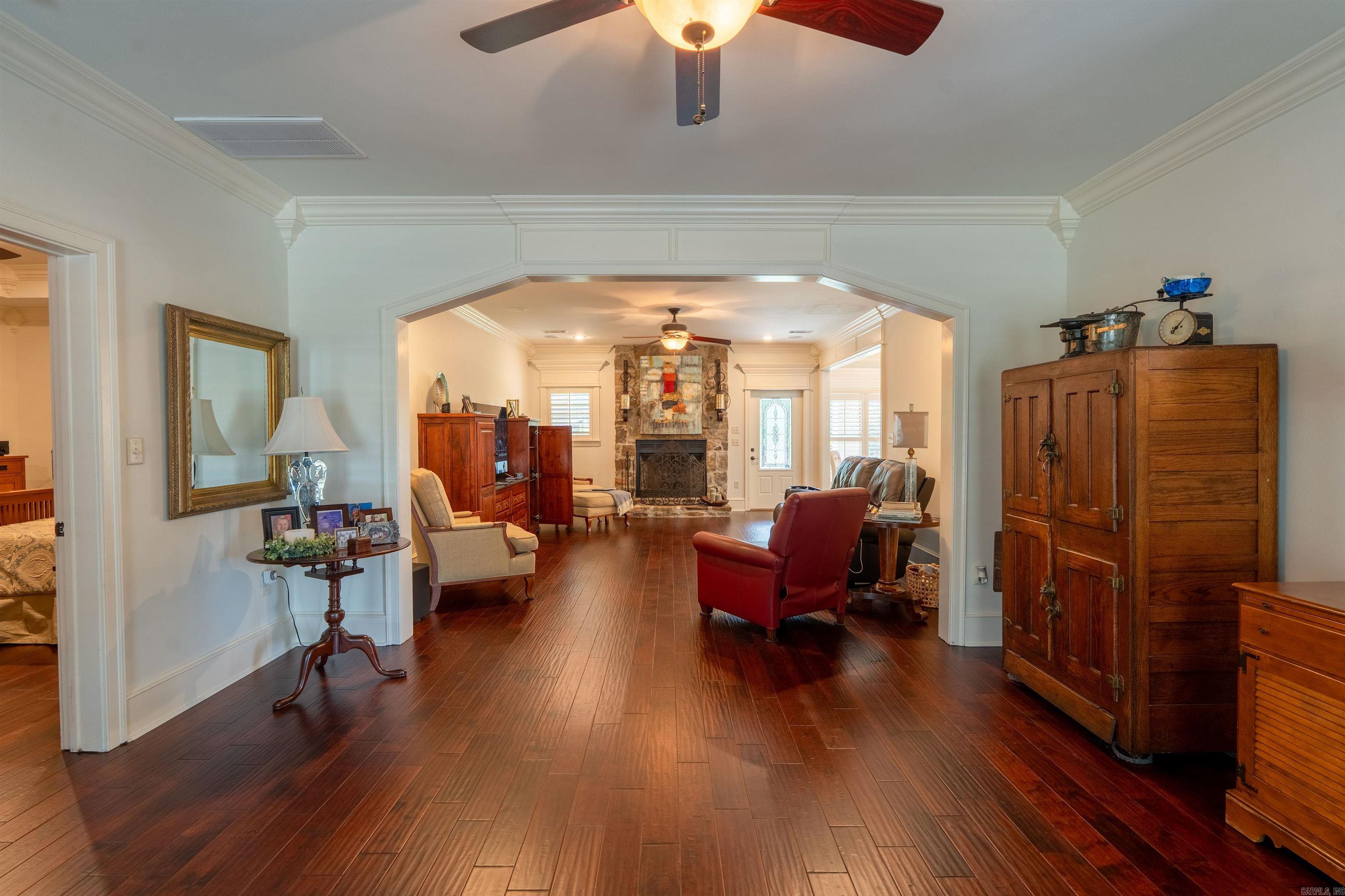 665 Huntington Lane Property Photo 18