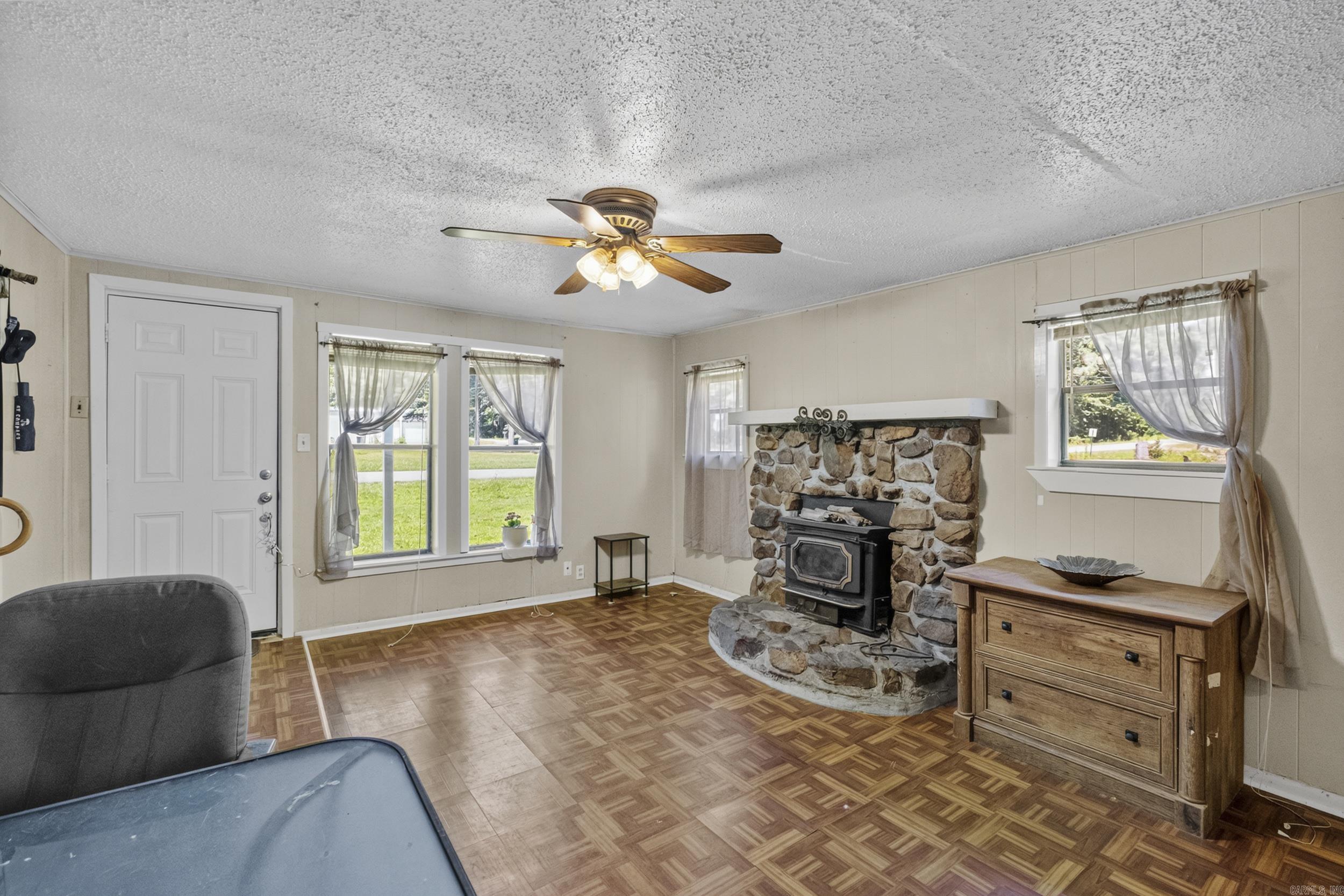 16520 Landmark Road Property Photo 8