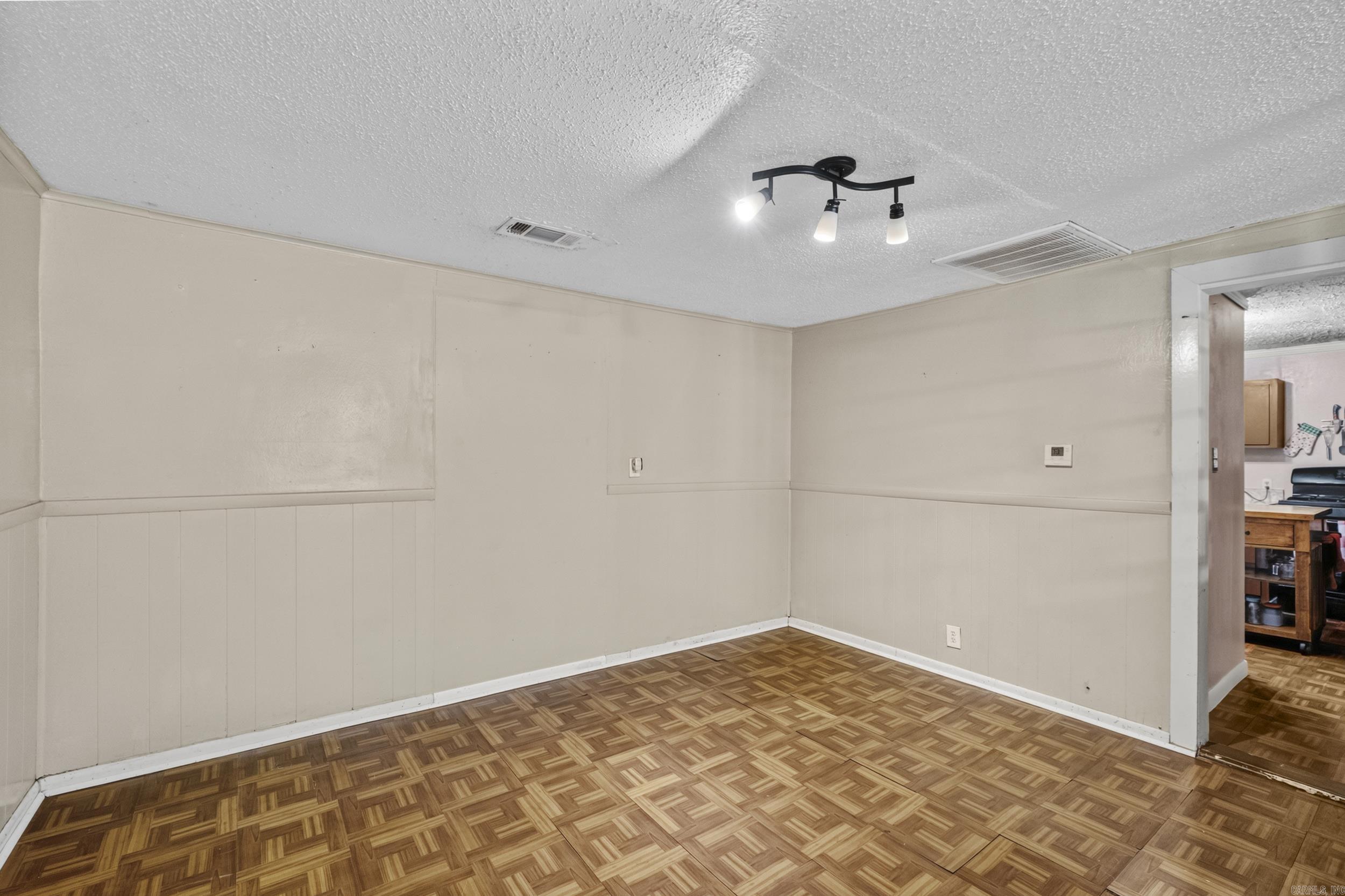 16520 Landmark Road Property Photo 9