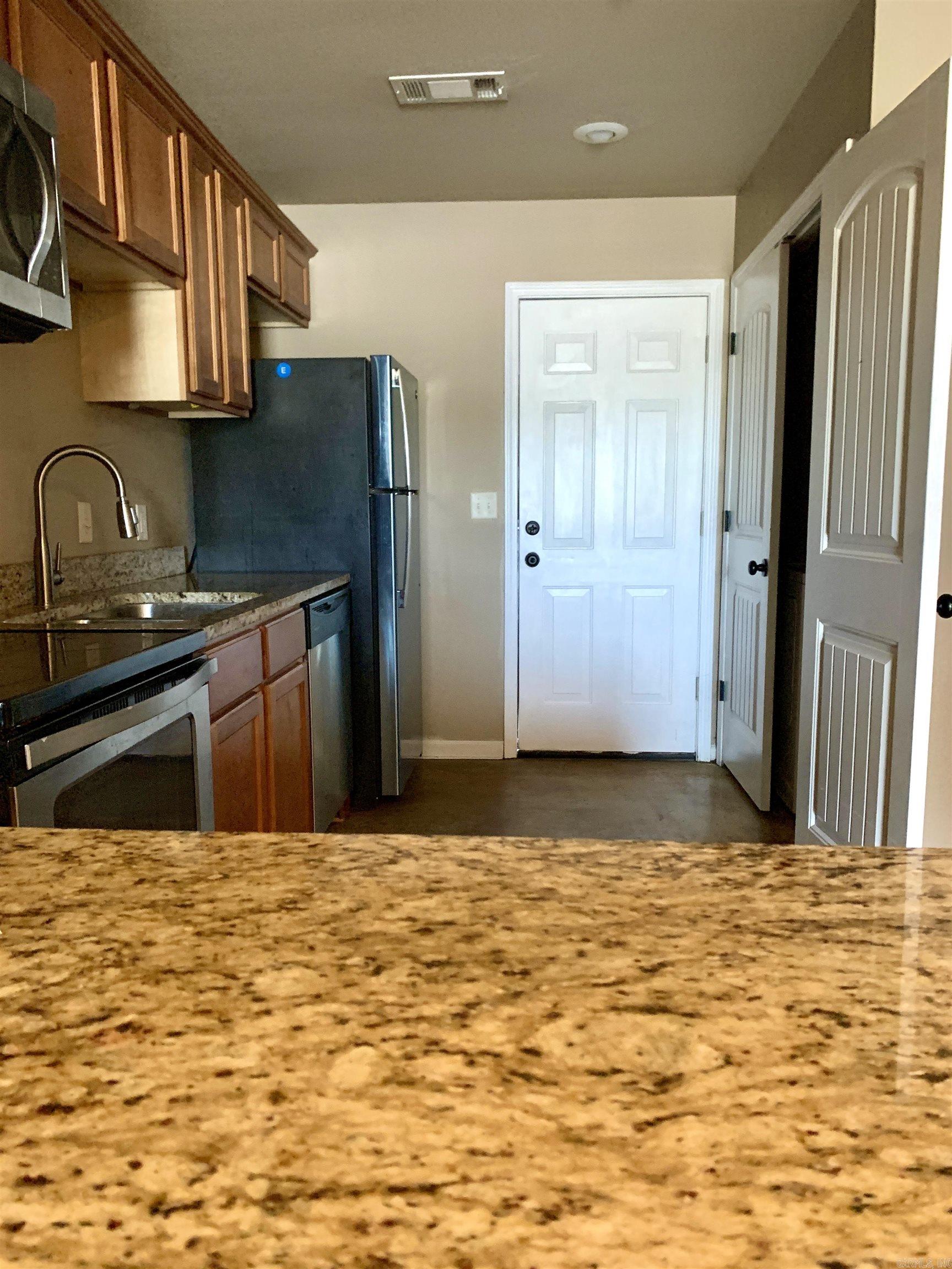 2210 Clark Street Property Photo 6