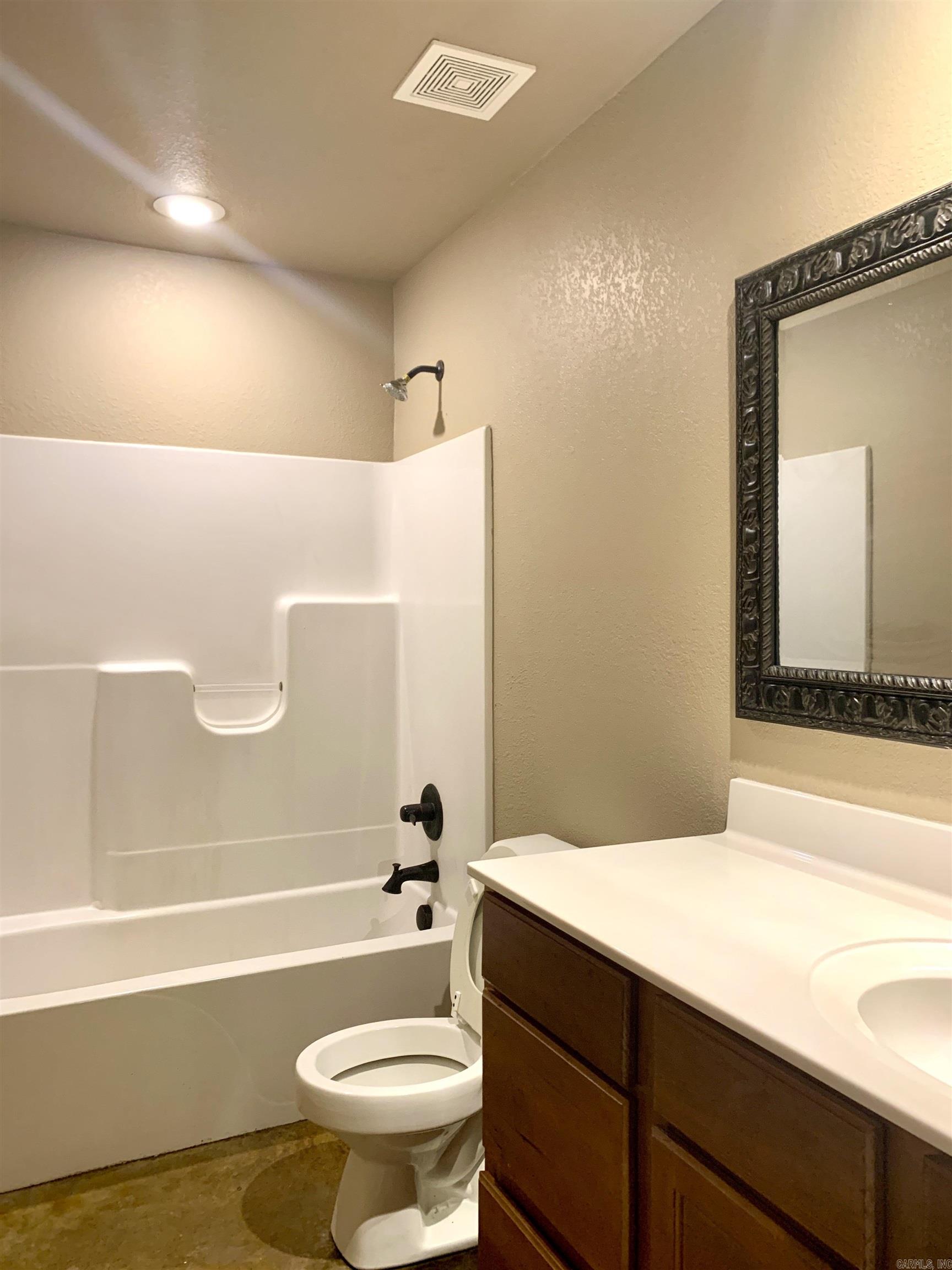 2210 Clark Street Property Photo 7