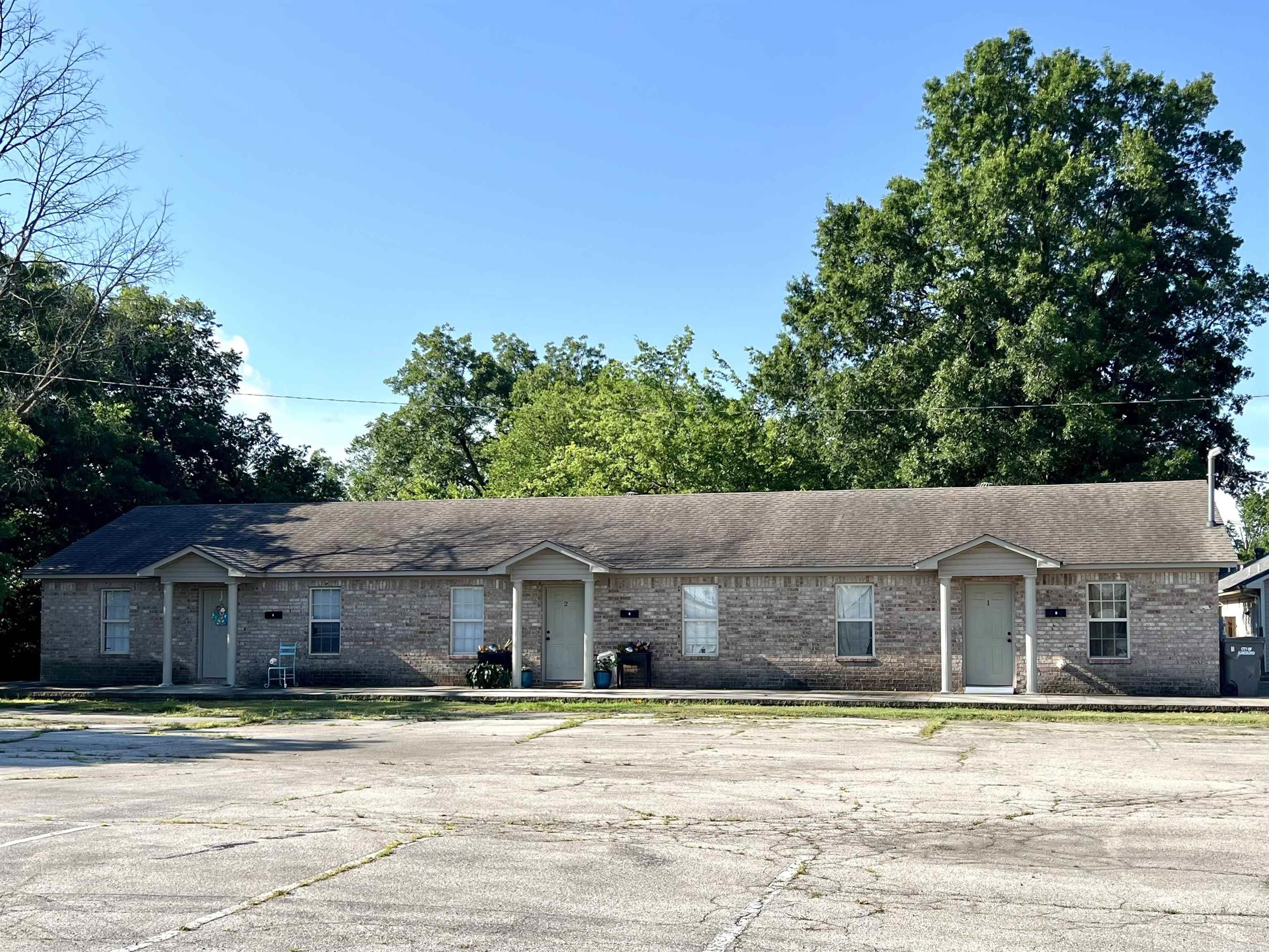 2210 Clark Street Property Photo 11