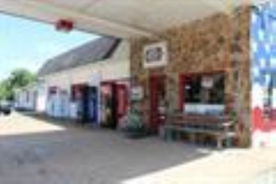 7055 W Hwy 66 Property Photo 2