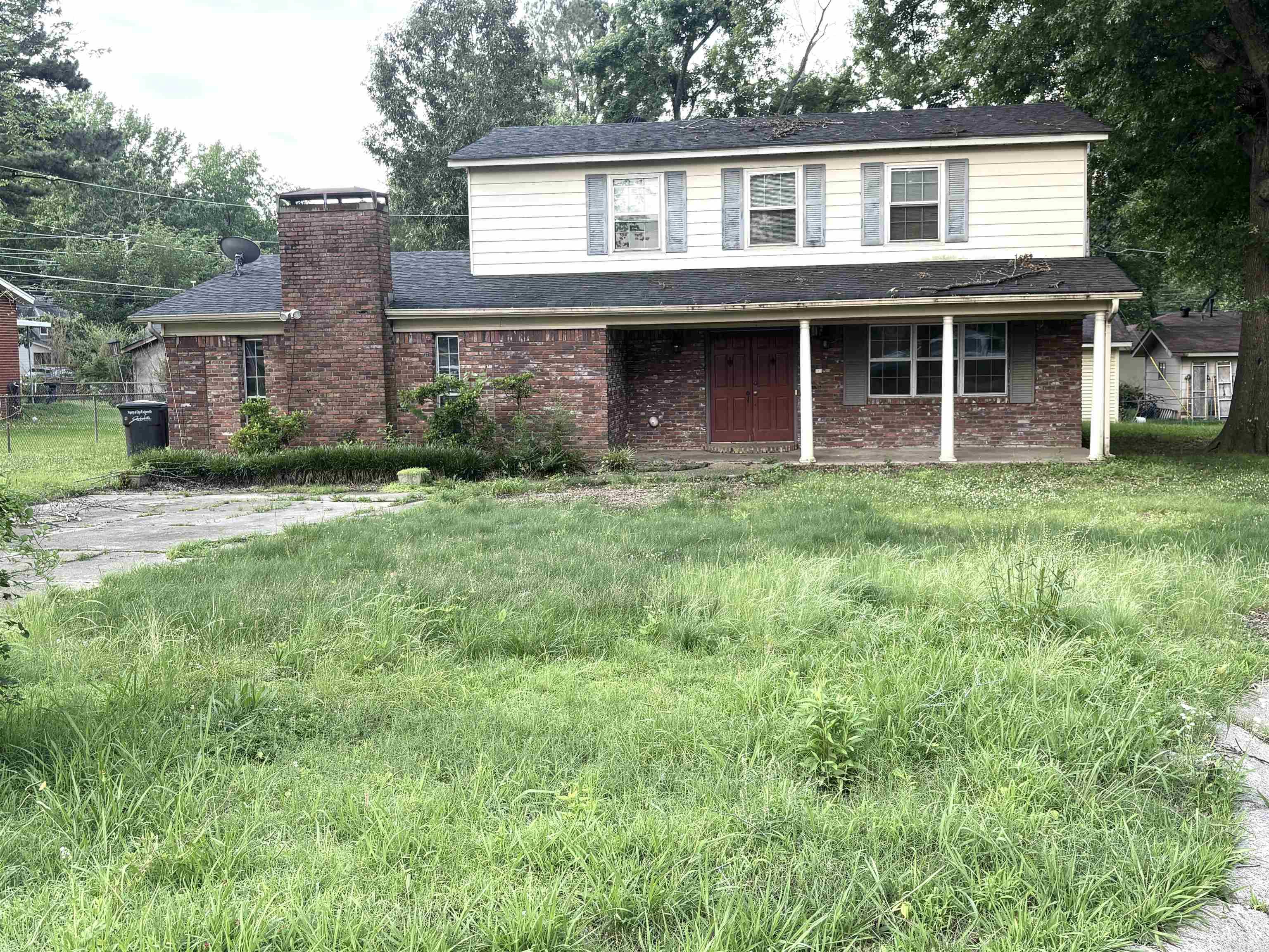 905 Shall Ct Property Photo 2