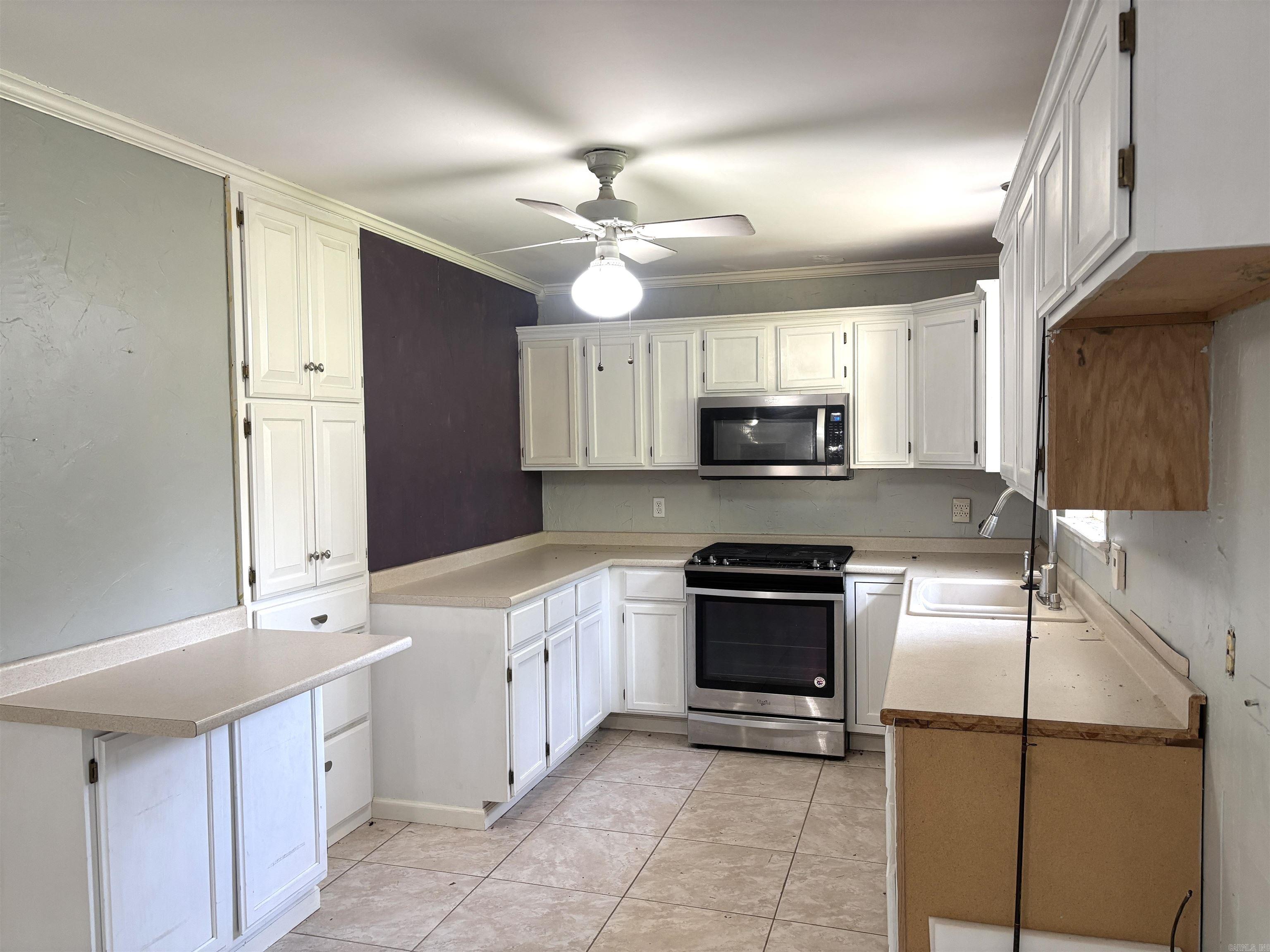 905 Shall Ct Property Photo 9