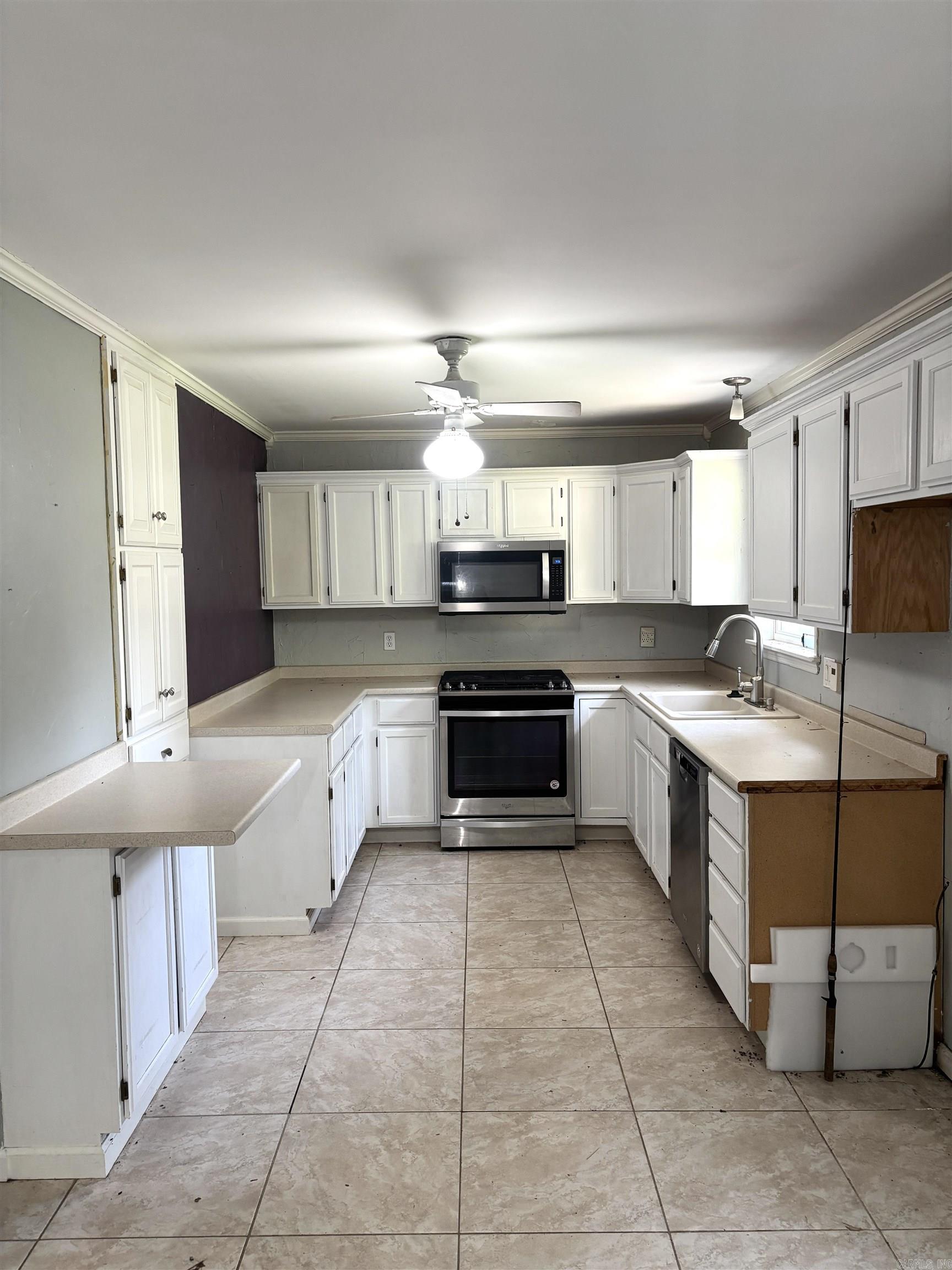 905 Shall Ct Property Photo 10