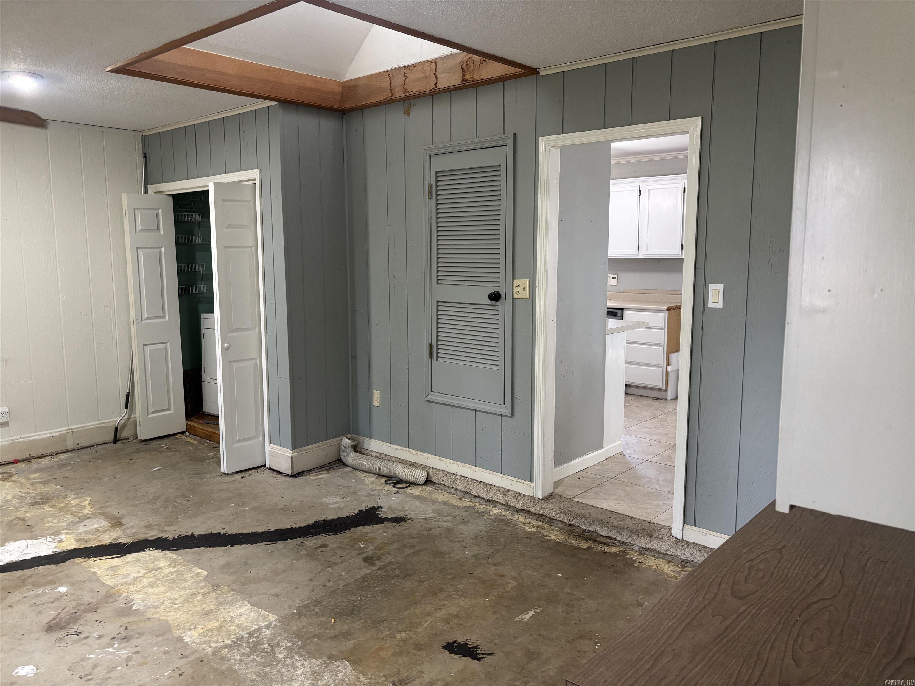 905 Shall Ct Property Photo 12
