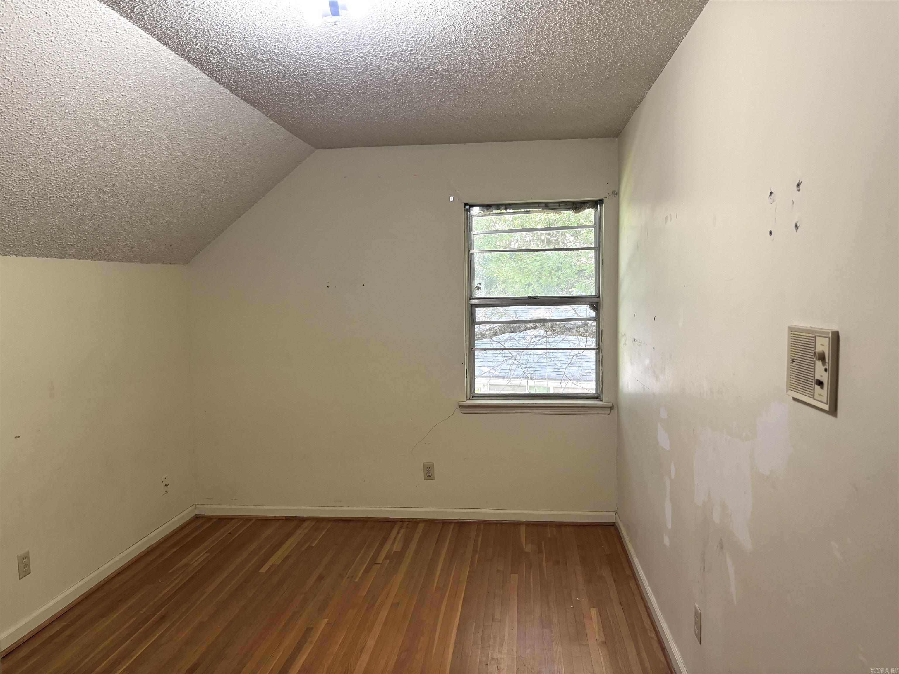905 Shall Ct Property Photo 18