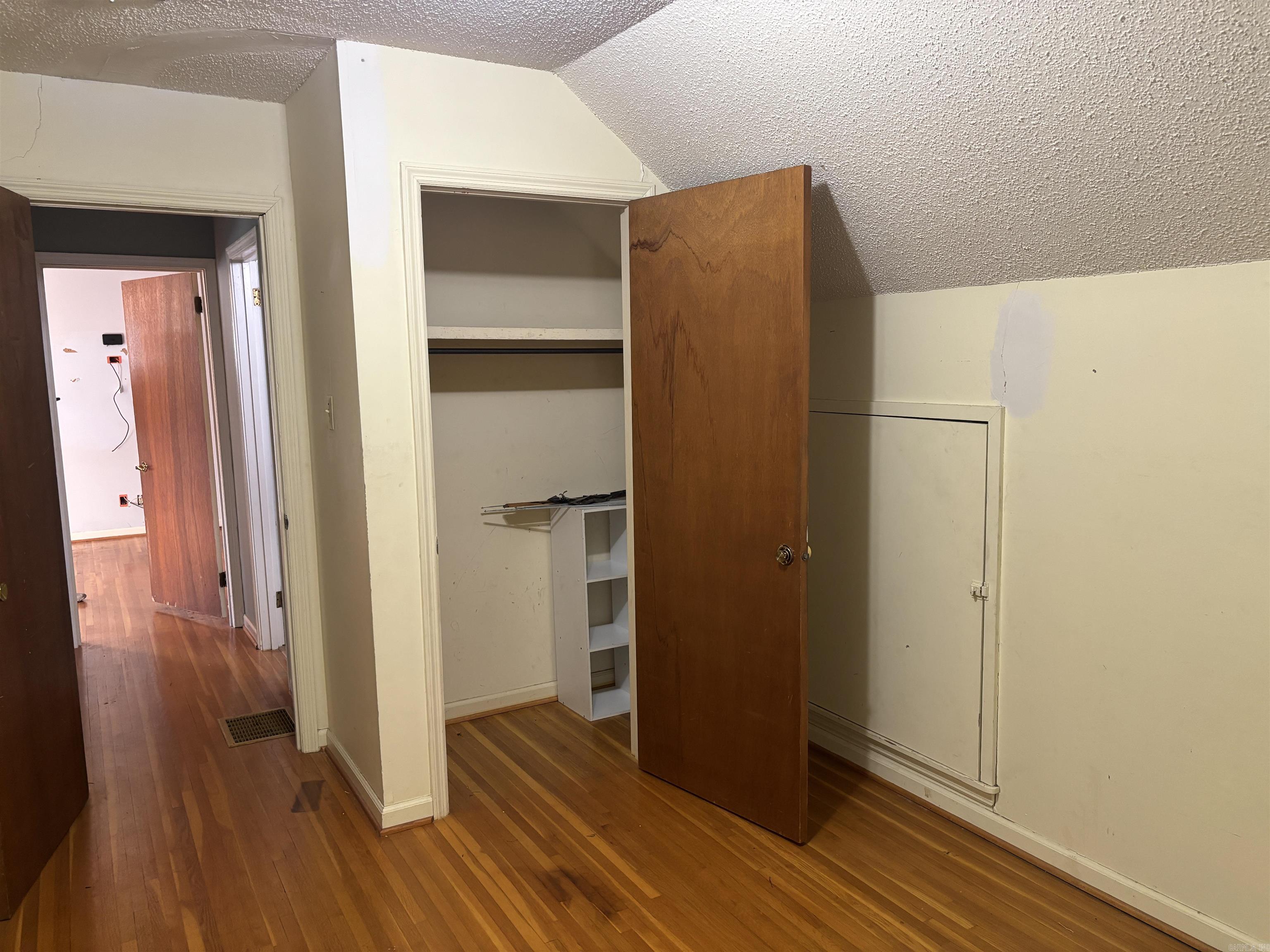 905 Shall Ct Property Photo 19