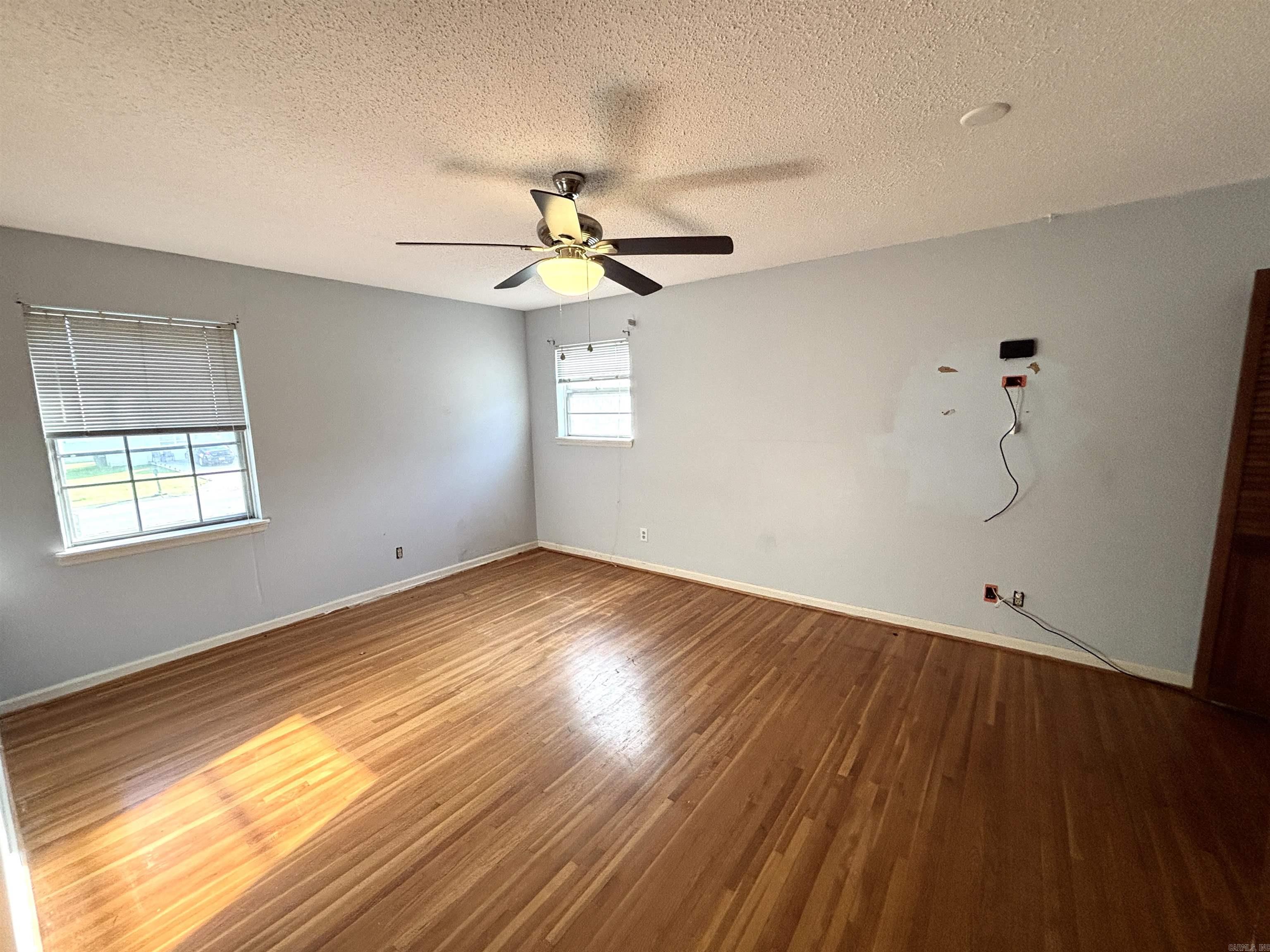 905 Shall Ct Property Photo 22