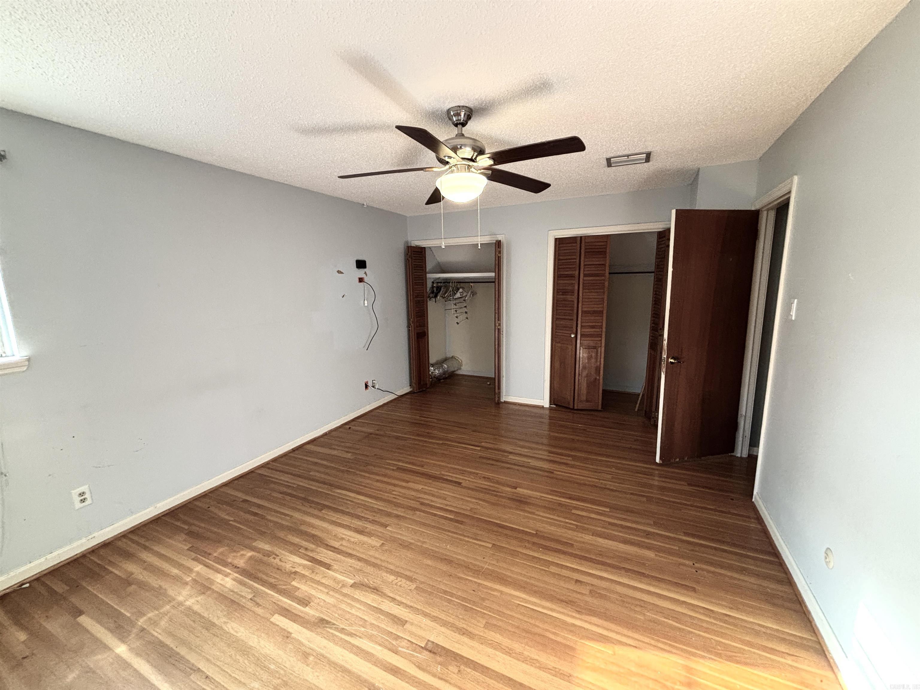 905 Shall Ct Property Photo 23