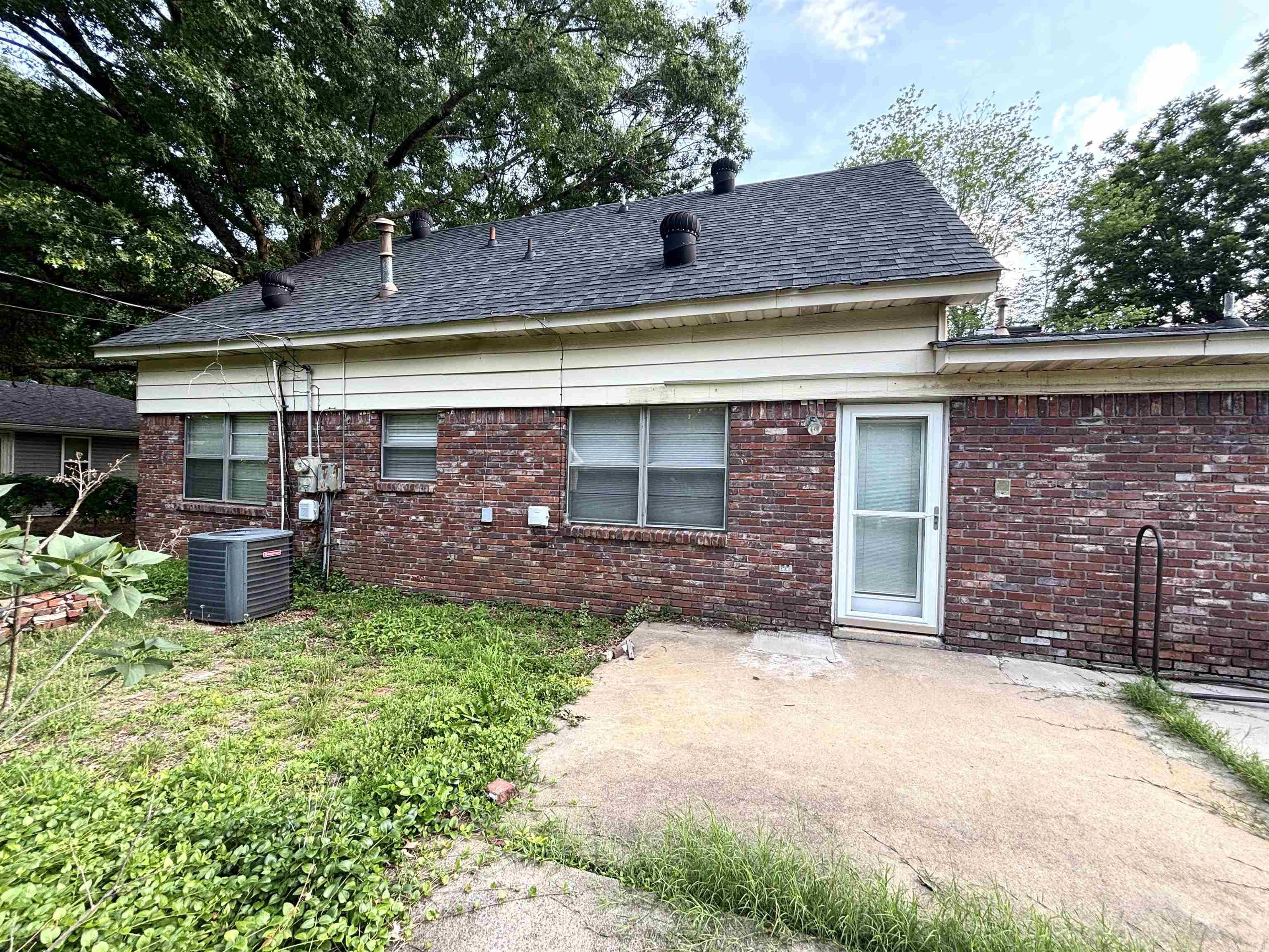 905 Shall Ct Property Photo 24