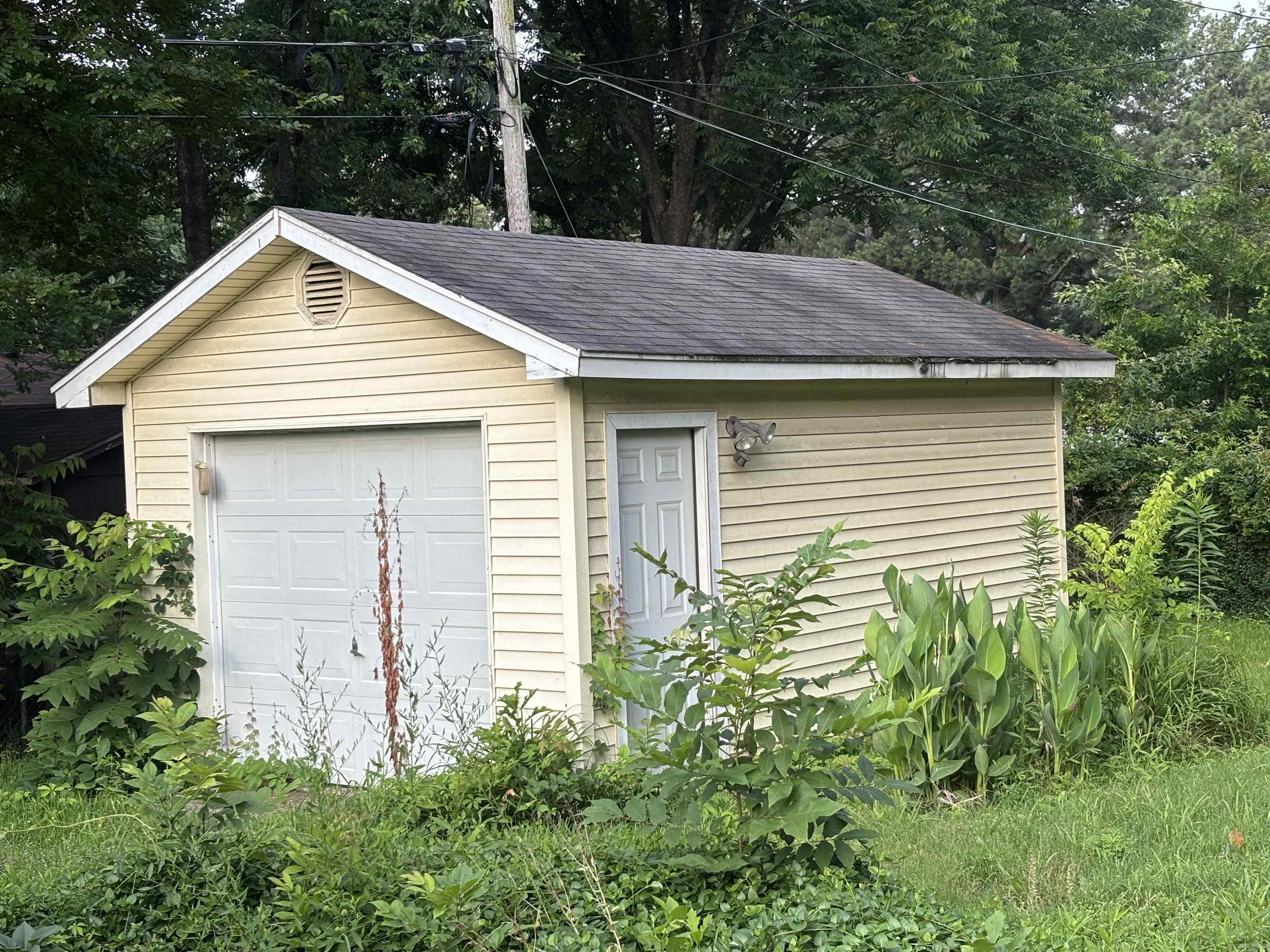 905 Shall Ct Property Photo 26